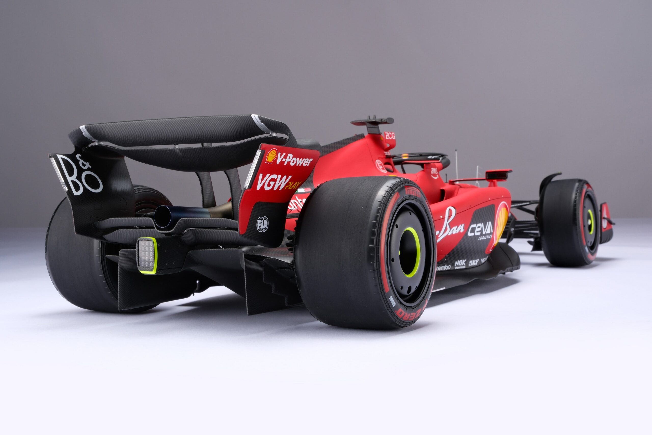Amalgam Ferrari SF-23 2023 Season Livery - Rot | 1:8 - Imagen 18