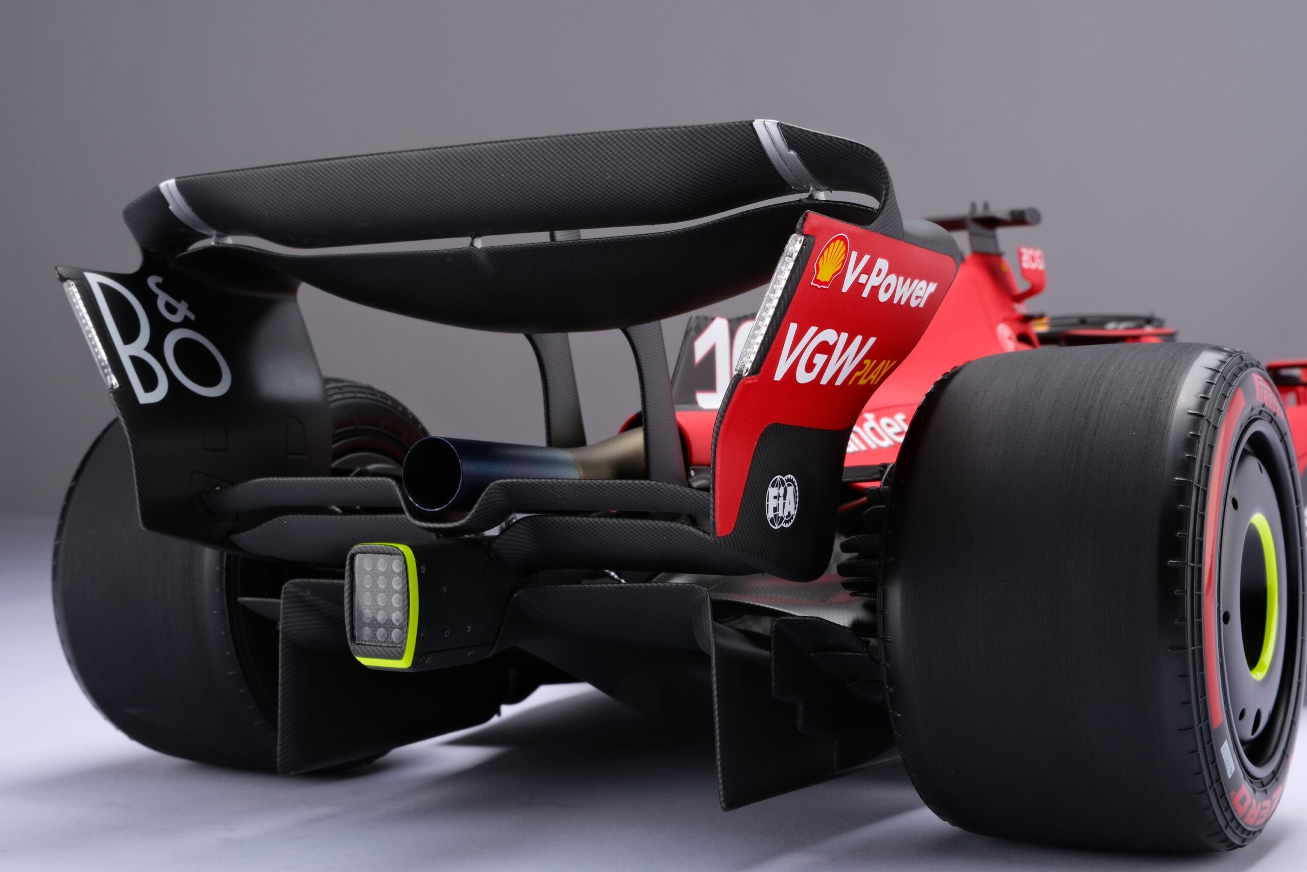 Amalgam Ferrari SF-23 2023 Season Livery - Rot | 1:8 - Imagen 17