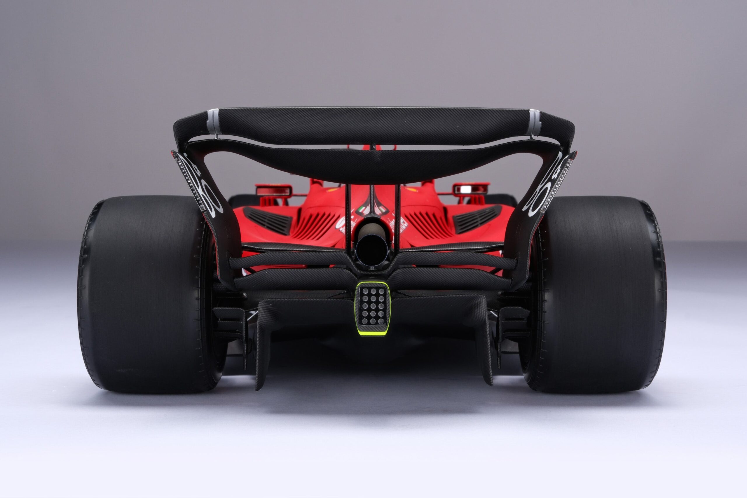 Amalgam Ferrari SF-23 2023 Season Livery - Rot | 1:8 - Imagen 8
