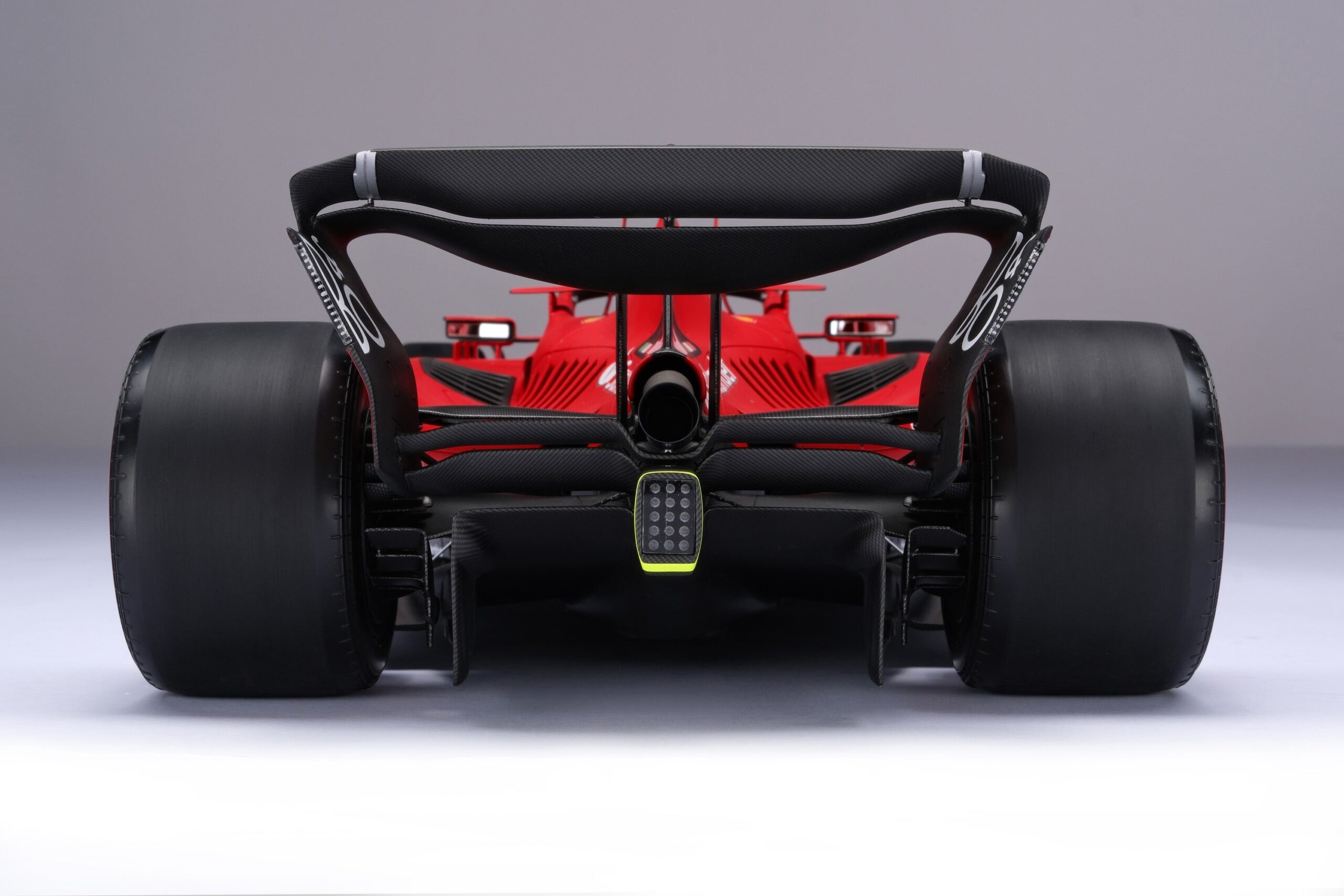 Amalgam Ferrari SF-23 2023 Season Livery - Rot | 1:8 - Imagen 31