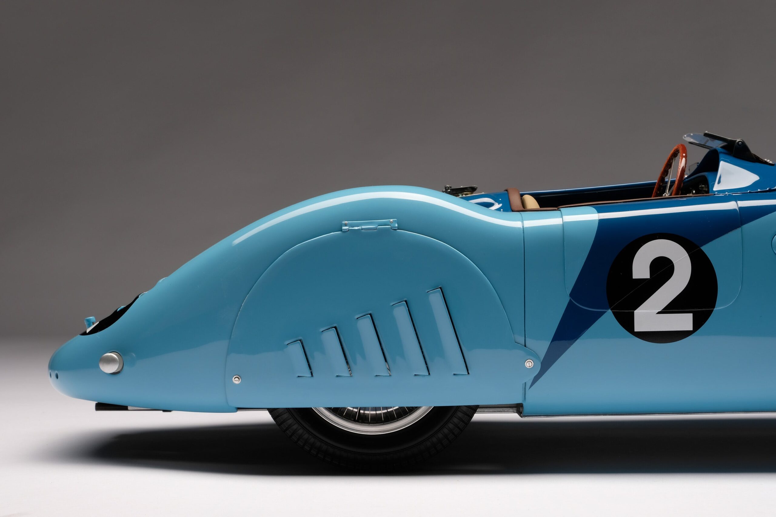 Amalgam Bugatti Type 57G "Tank" 1937 Le Mans Winner - Blau | 1:8 - 画像17