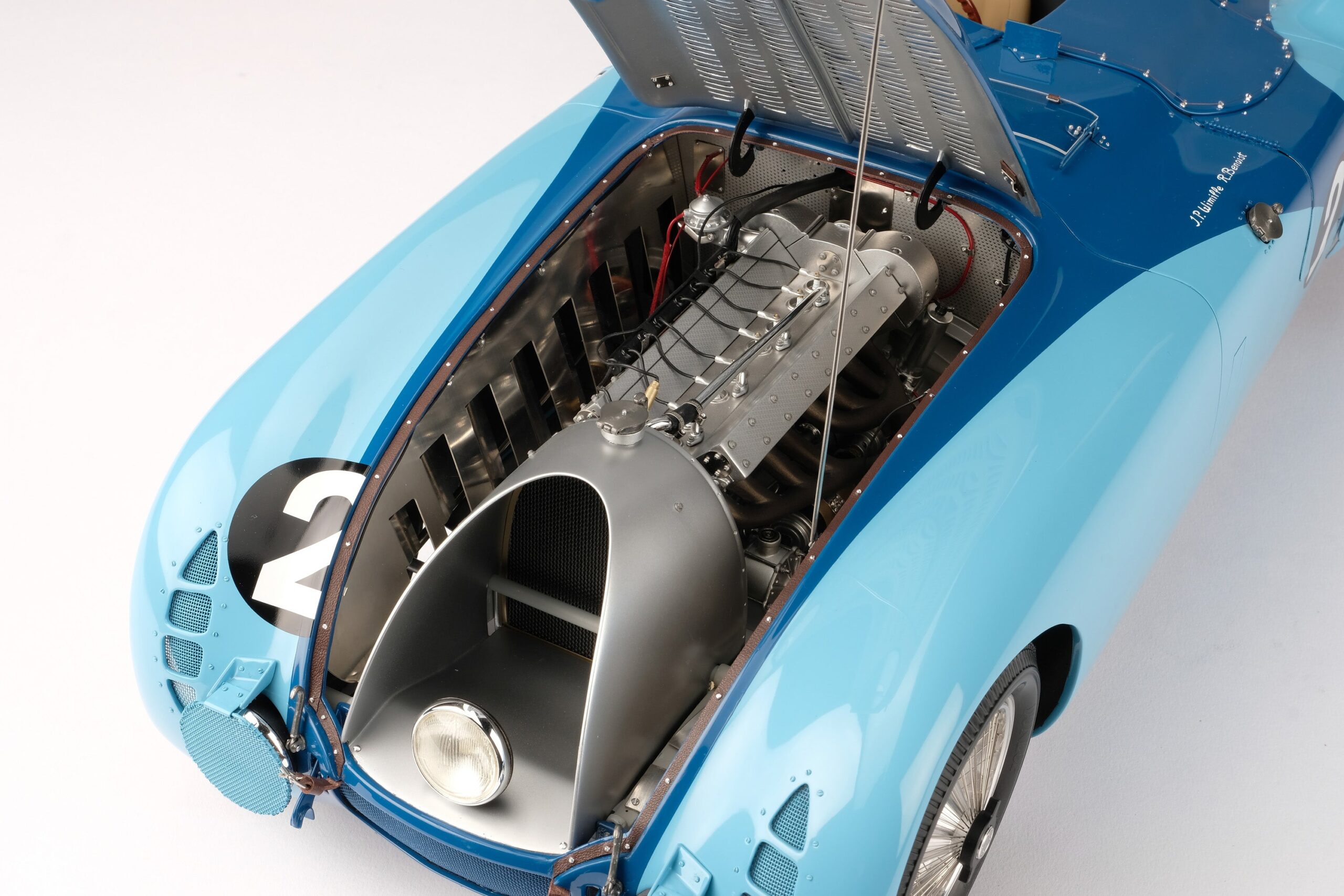 Amalgam Bugatti Type 57G "Tank" 1937 Le Mans Winner - Blau | 1:8 - 画像21