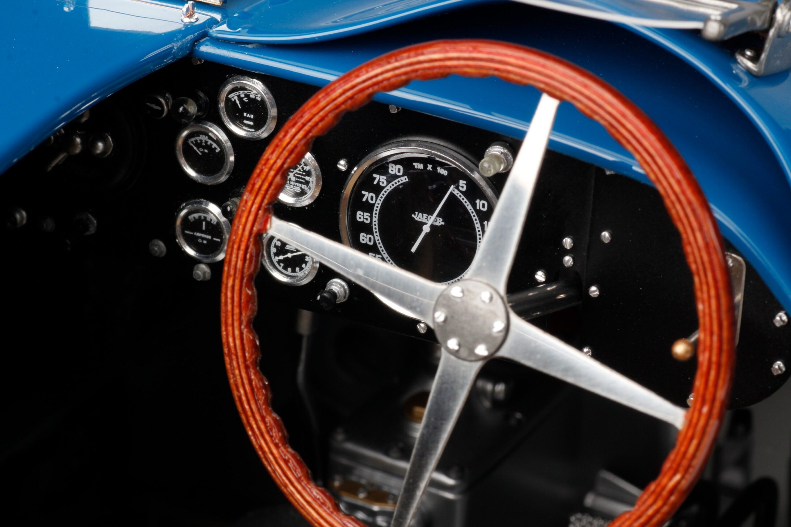 Amalgam Bugatti Type 57G "Tank" 1937 Le Mans Winner - Blau | 1:8 - 画像24