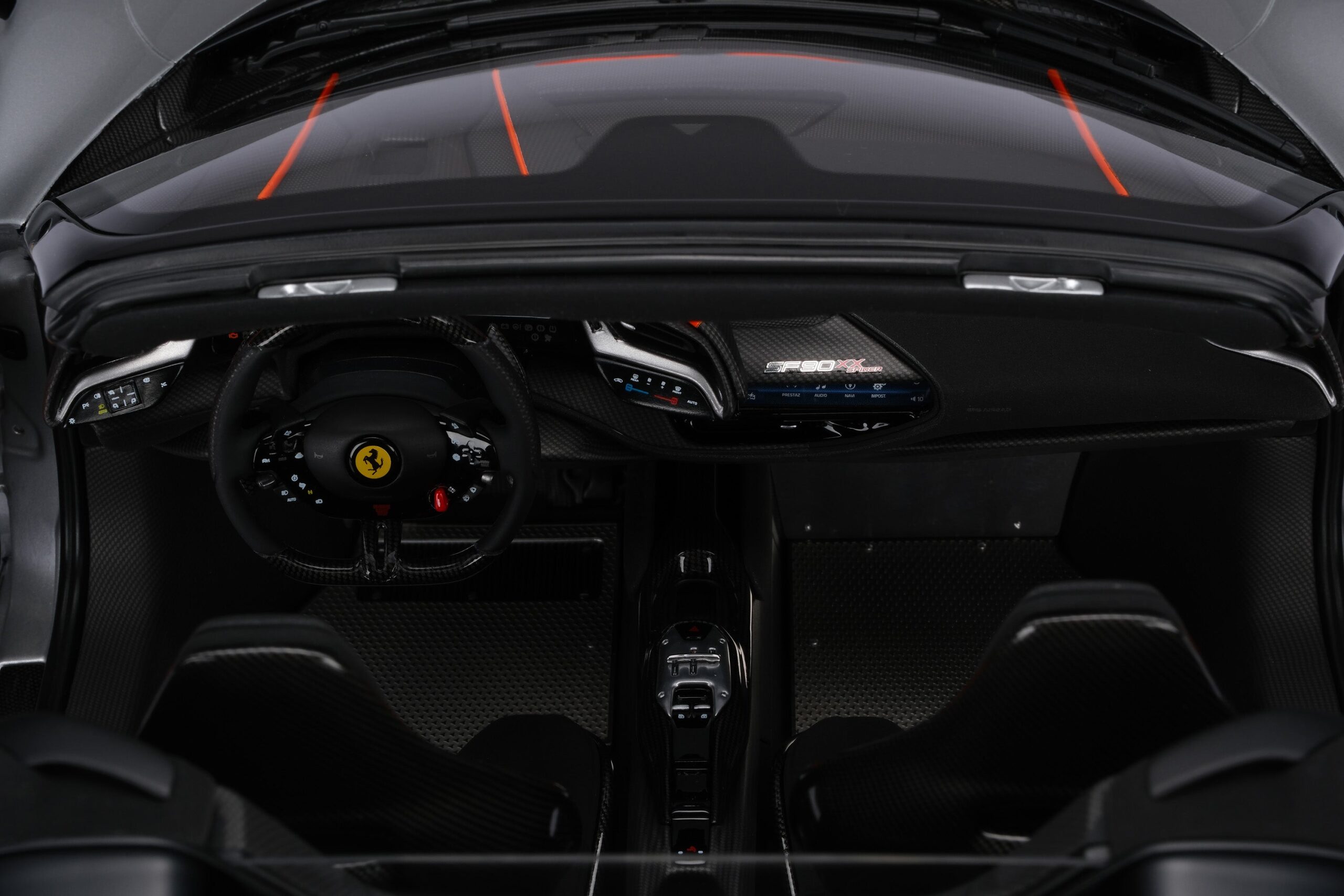 Amalgam Ferrari SF90 XX Spider - Silber | 1:8 - 画像13