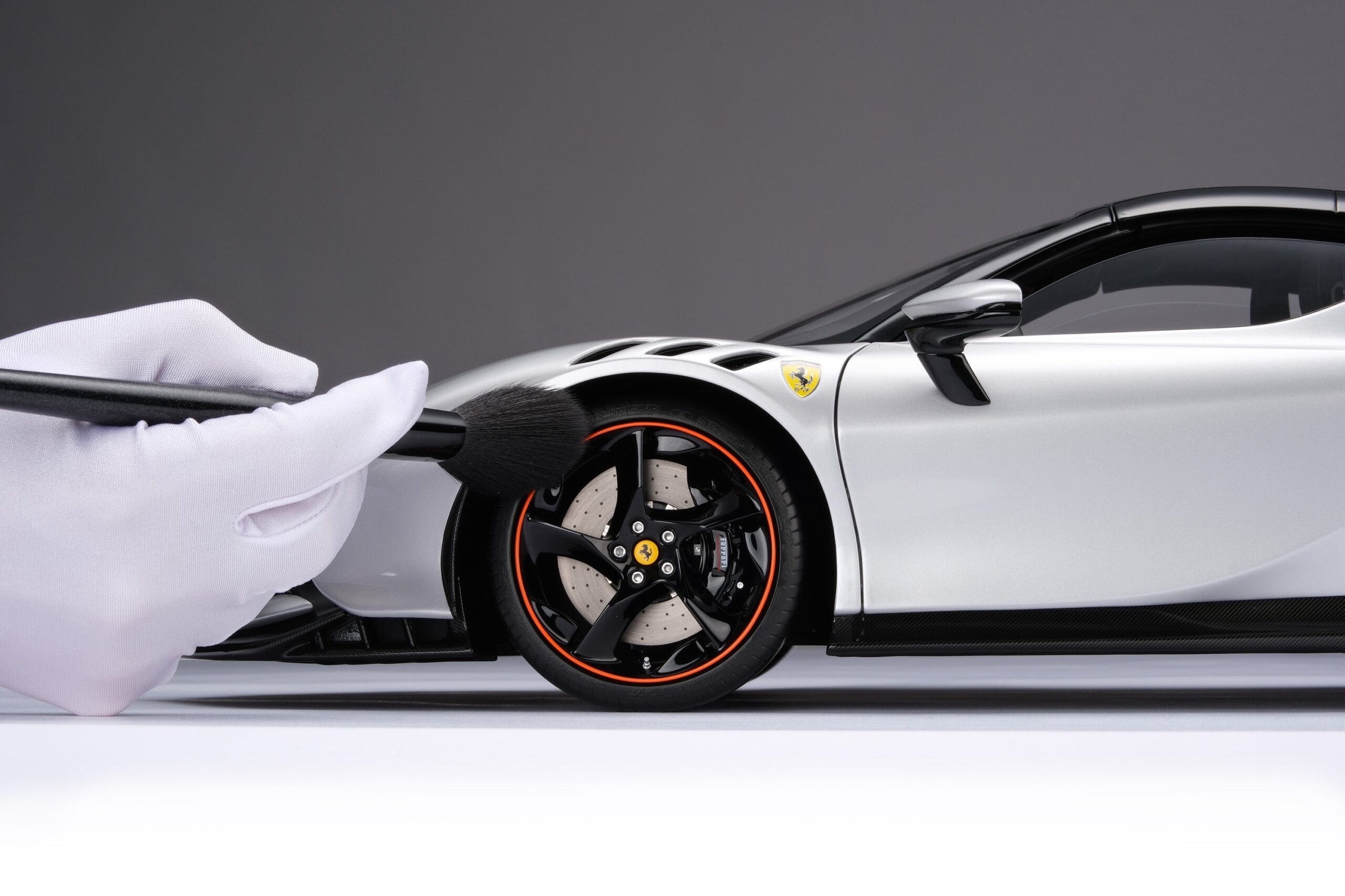 Amalgam Ferrari SF90 XX Spider - Silber | 1:8 - 画像16