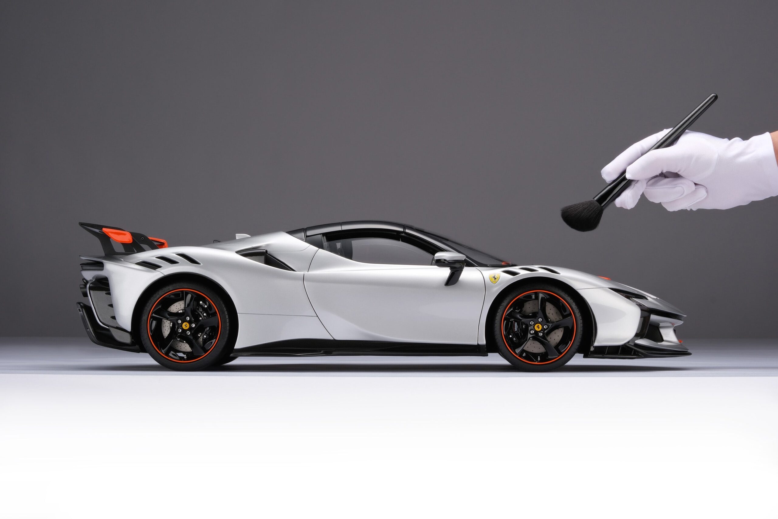 Amalgam Ferrari SF90 XX Spider - Silber | 1:8 - 画像4