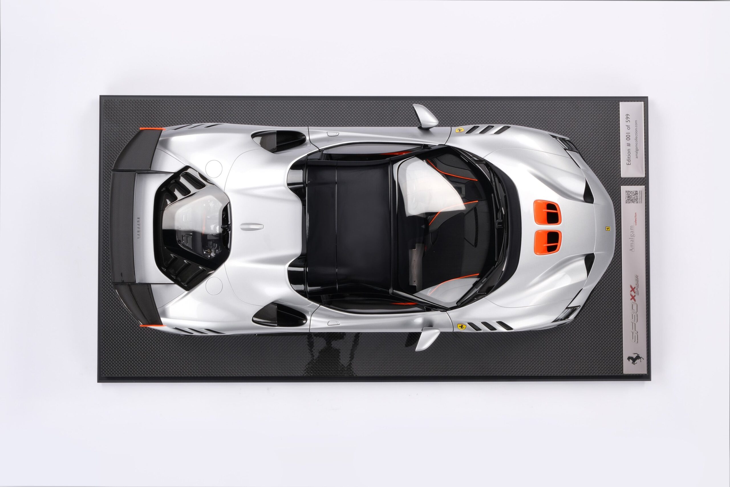 Amalgam Ferrari SF90 XX Spider - Silber | 1:8 - 画像14