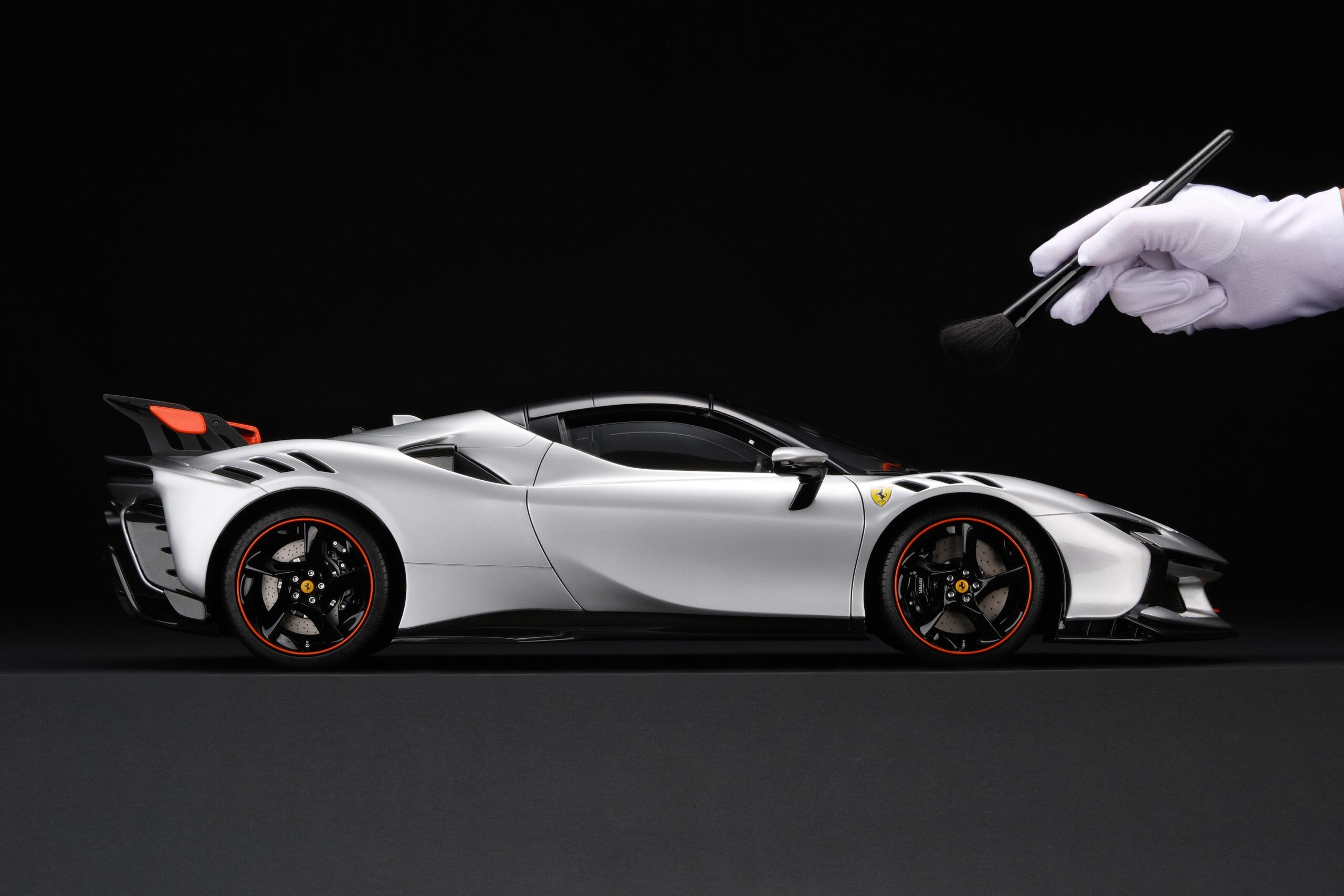 Amalgam Ferrari SF90 XX Spider - Silber | 1:8 - 画像3