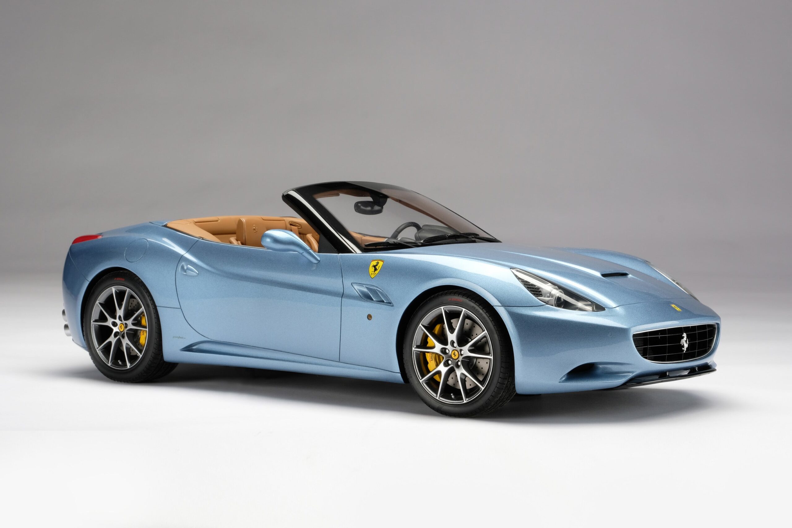 Amalgam Ferrari California (2008) - Rot, Blau | 1:8 - Image 31