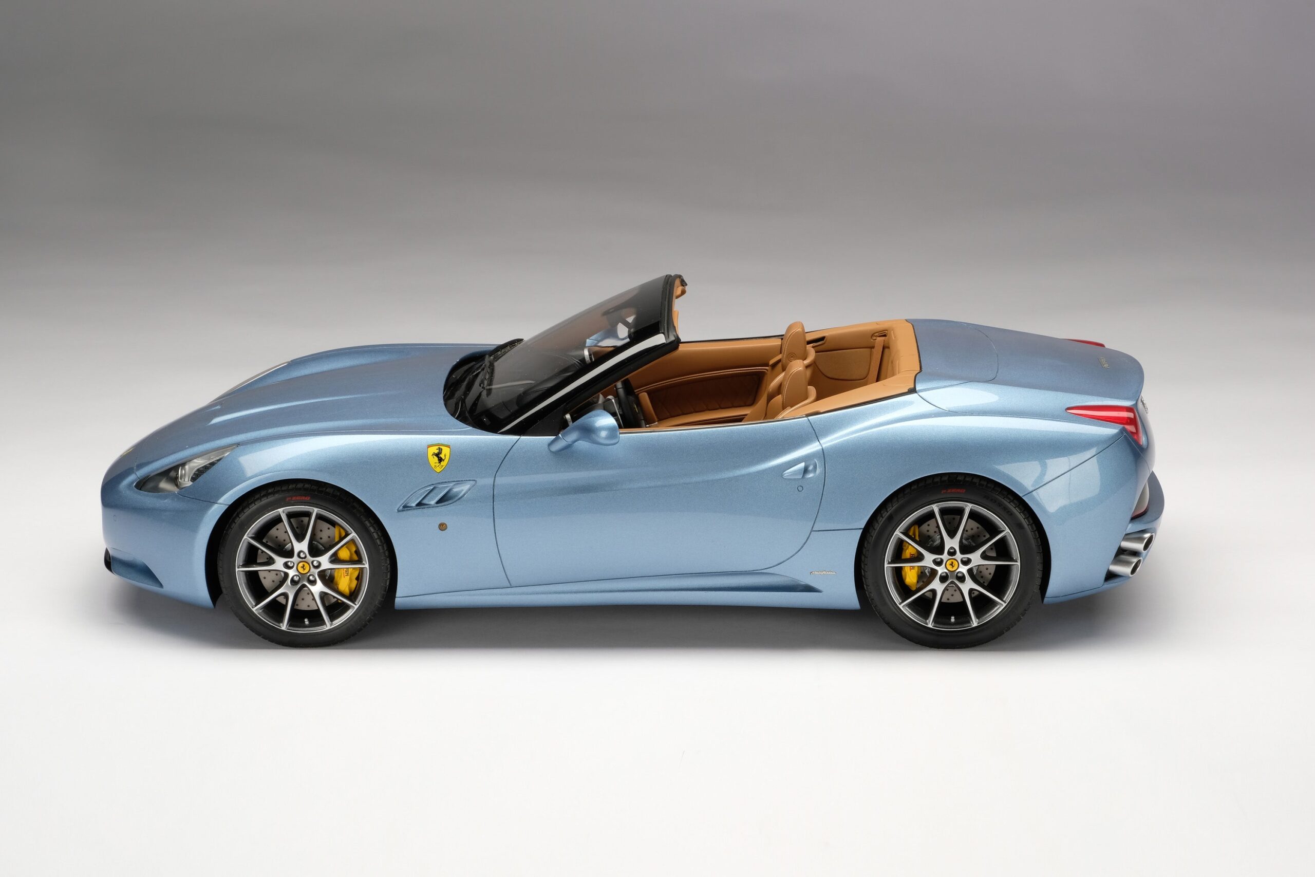 Amalgam Ferrari California (2008) - Rot, Blau | 1:8 - Image 41
