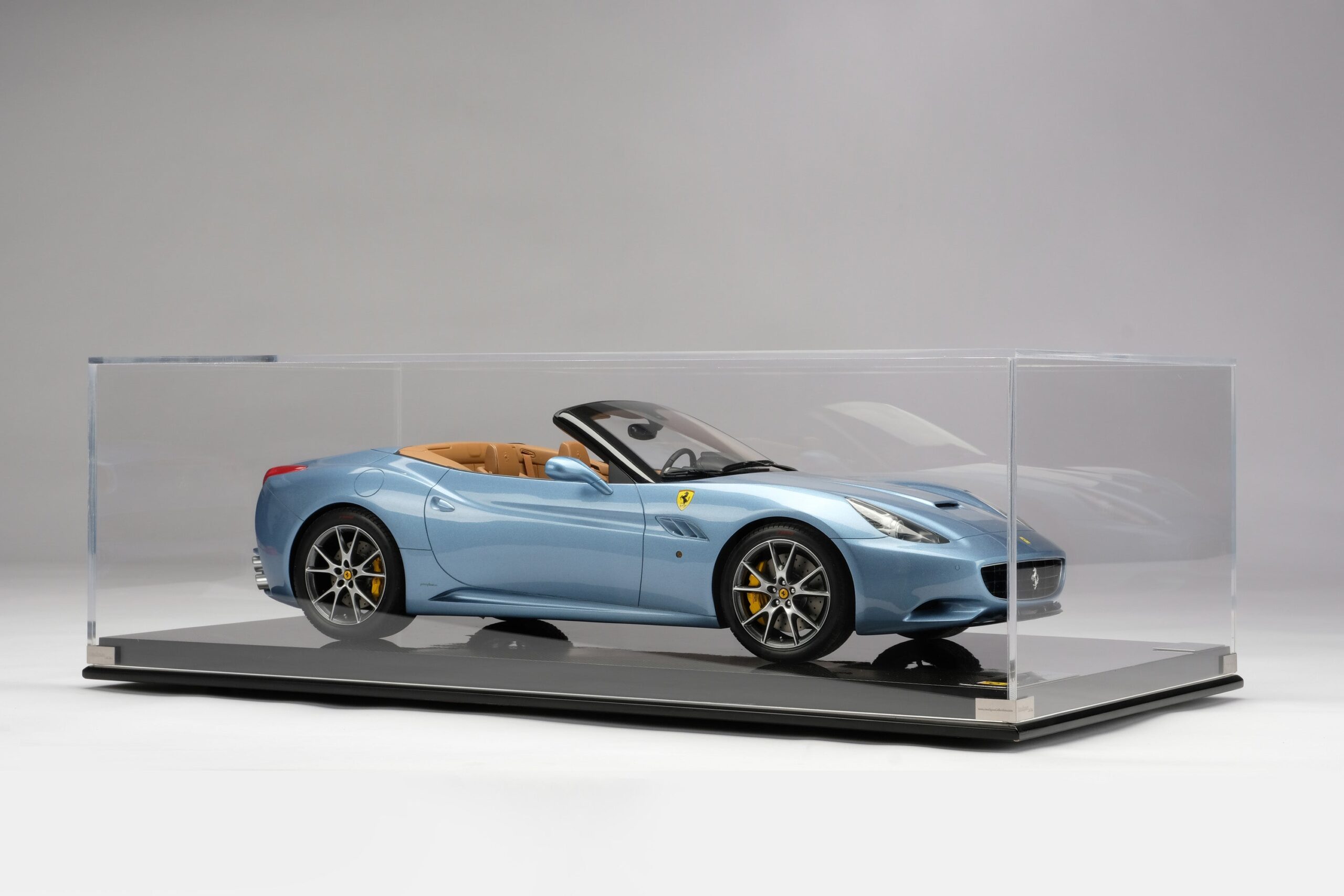 Amalgam Ferrari California (2008) - Rot, Blau | 1:8 - Image 45