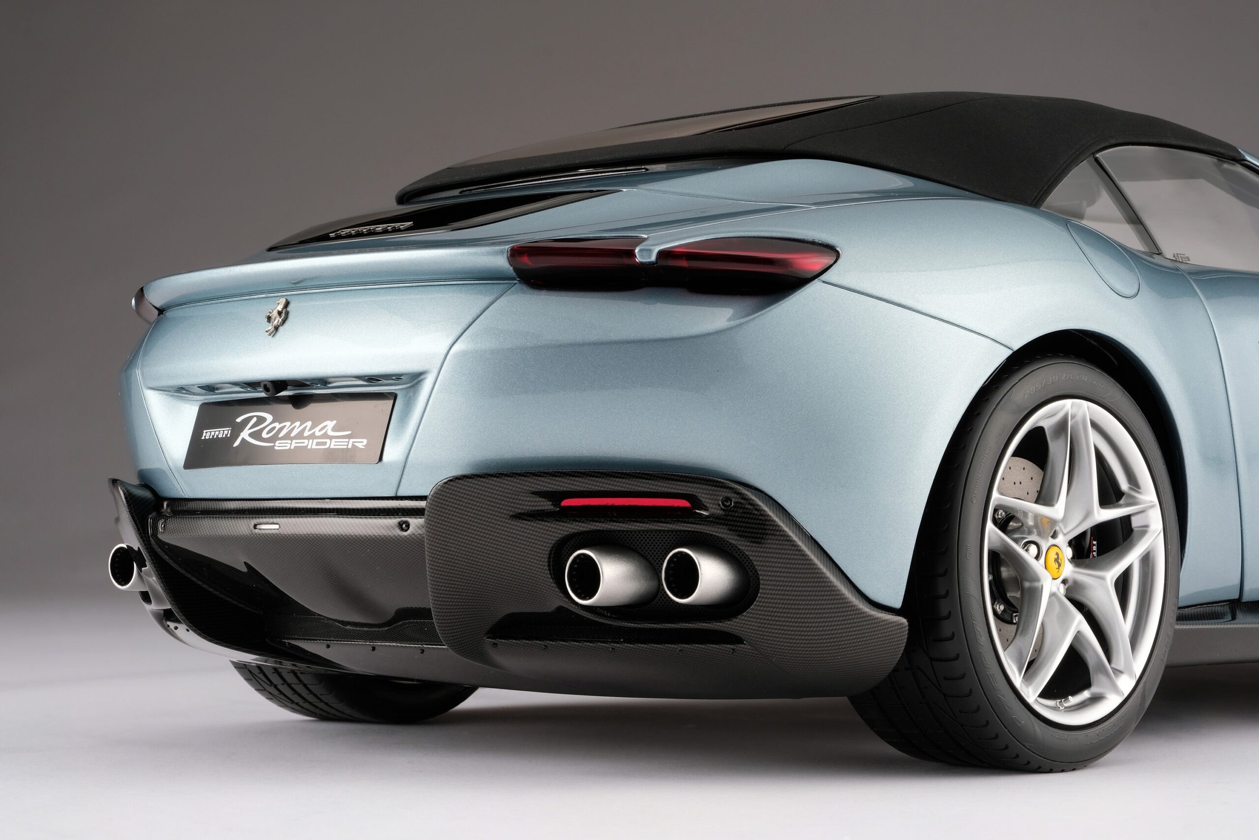 Amalgam Ferrari Roma Spider - Hellblau | 1:8 – Bild 16