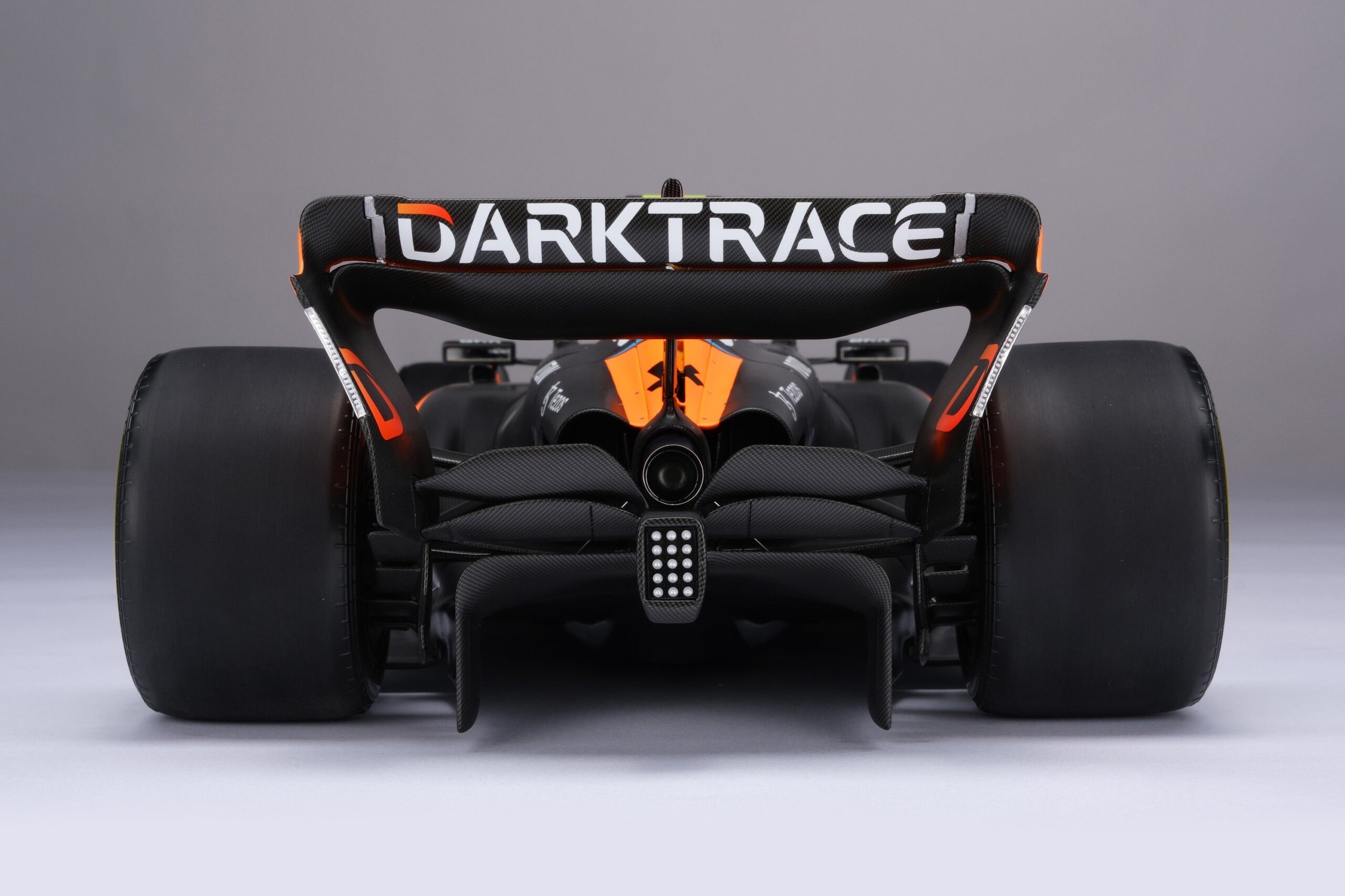 Amalgam McLaren MCL60 2023 Hungary Grand Prix Lando Norris | 1:8 - 画像9