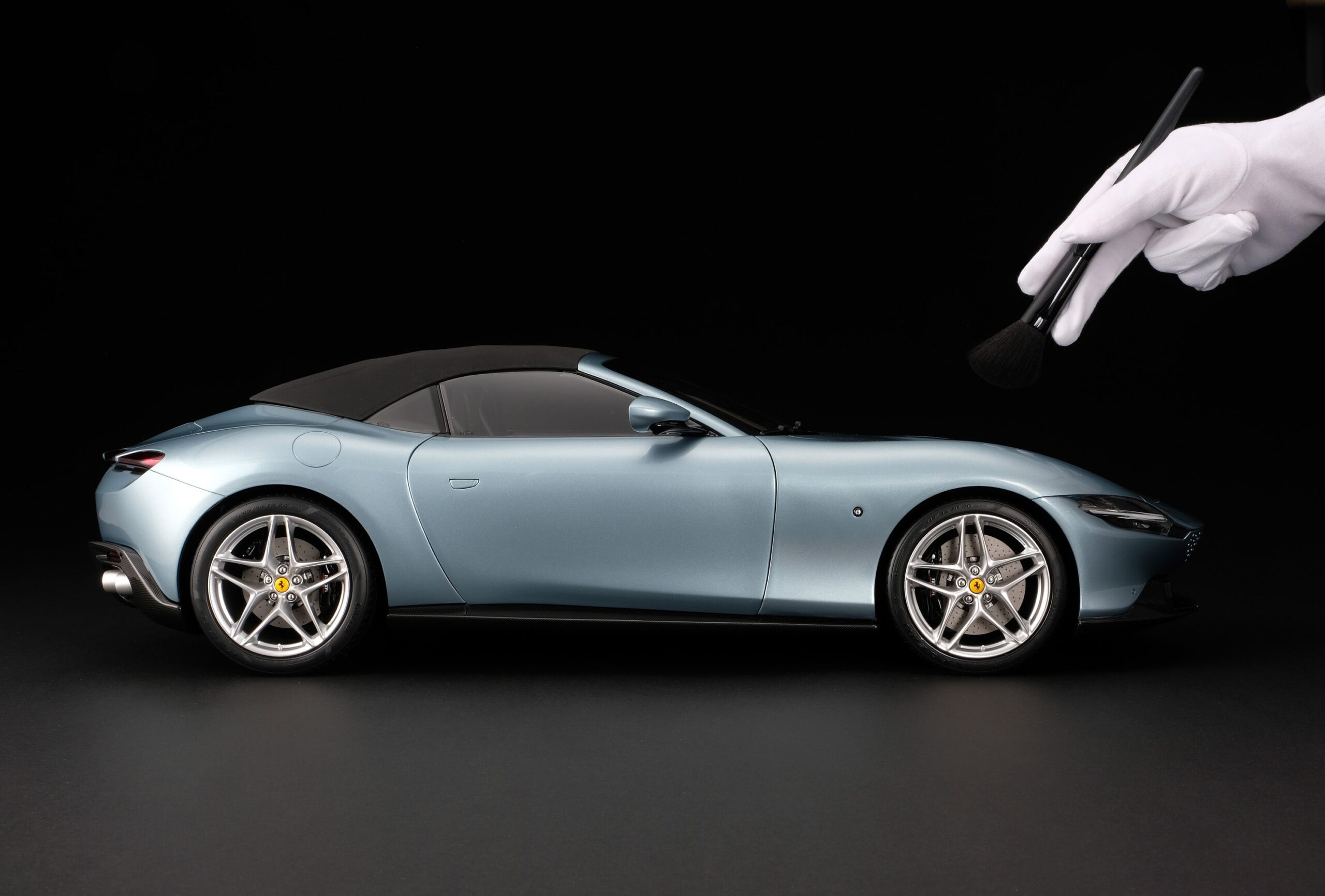 Amalgam Ferrari Roma Spider - Hellblau | 1:8 – Bild 3