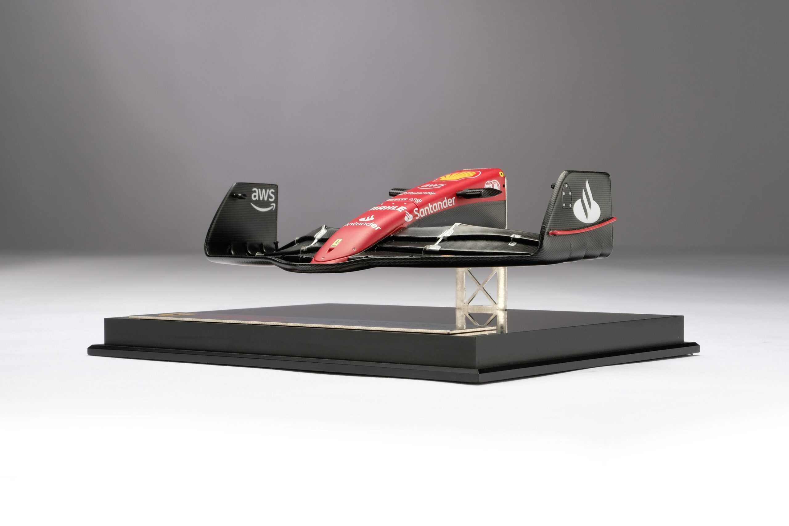 Amalgam Ferrari F1-75 Nosecone 2022 Bahrain Grand Prix - Rot | 1:12 - 画像7