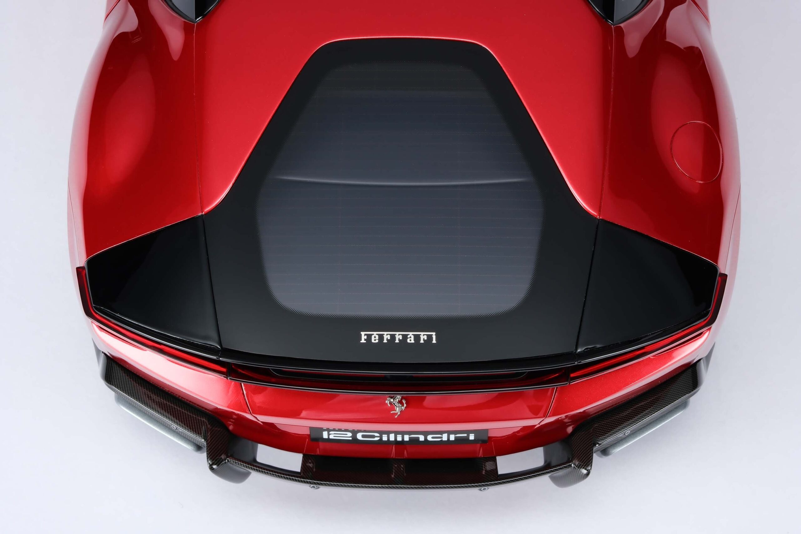 Amalgam Ferrari 12Cilindri - Rot | 1:8 - 画像30