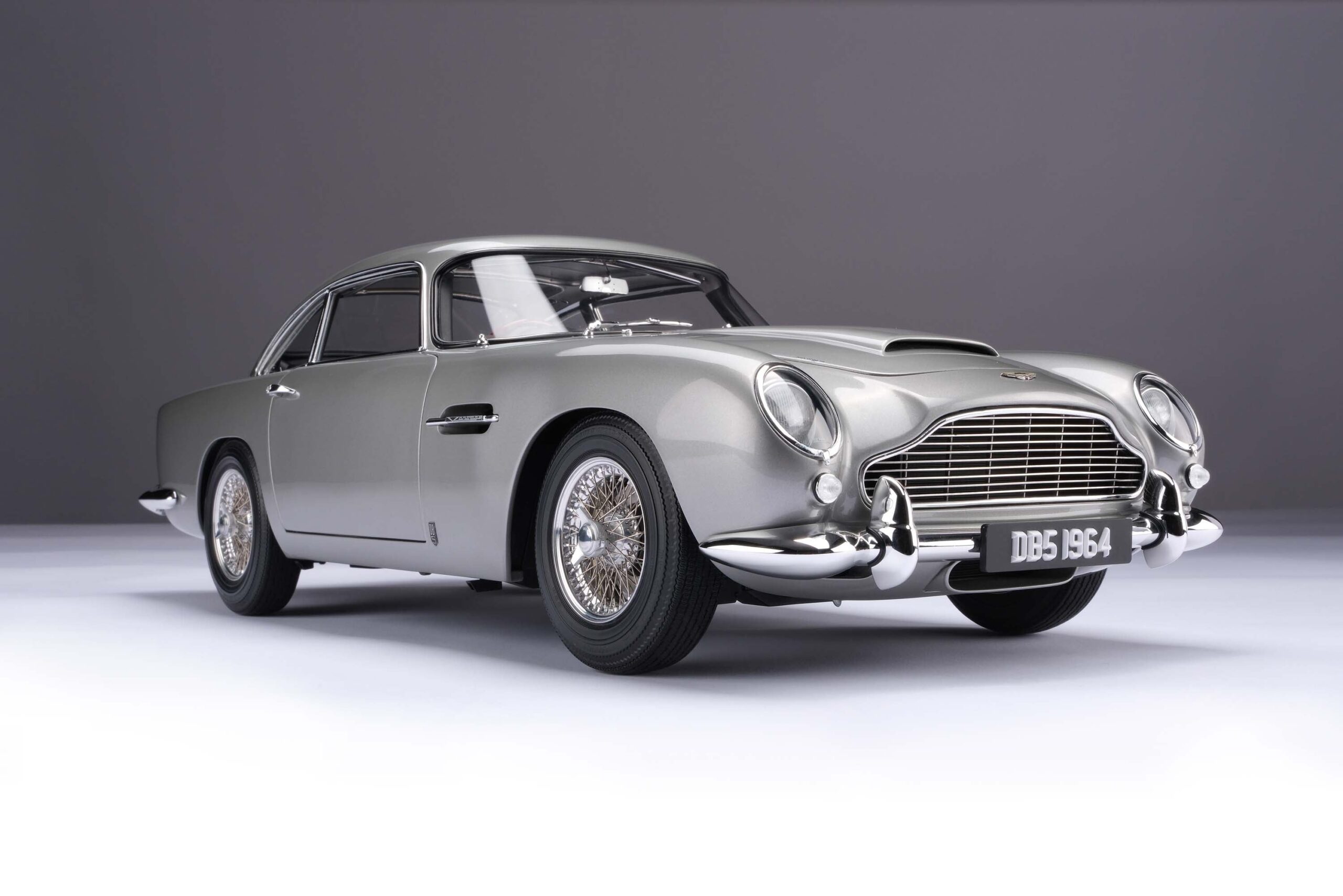 Amalgam Aston Martin DB5 Vantage (1964) - Silber | 1:8 - 画像5