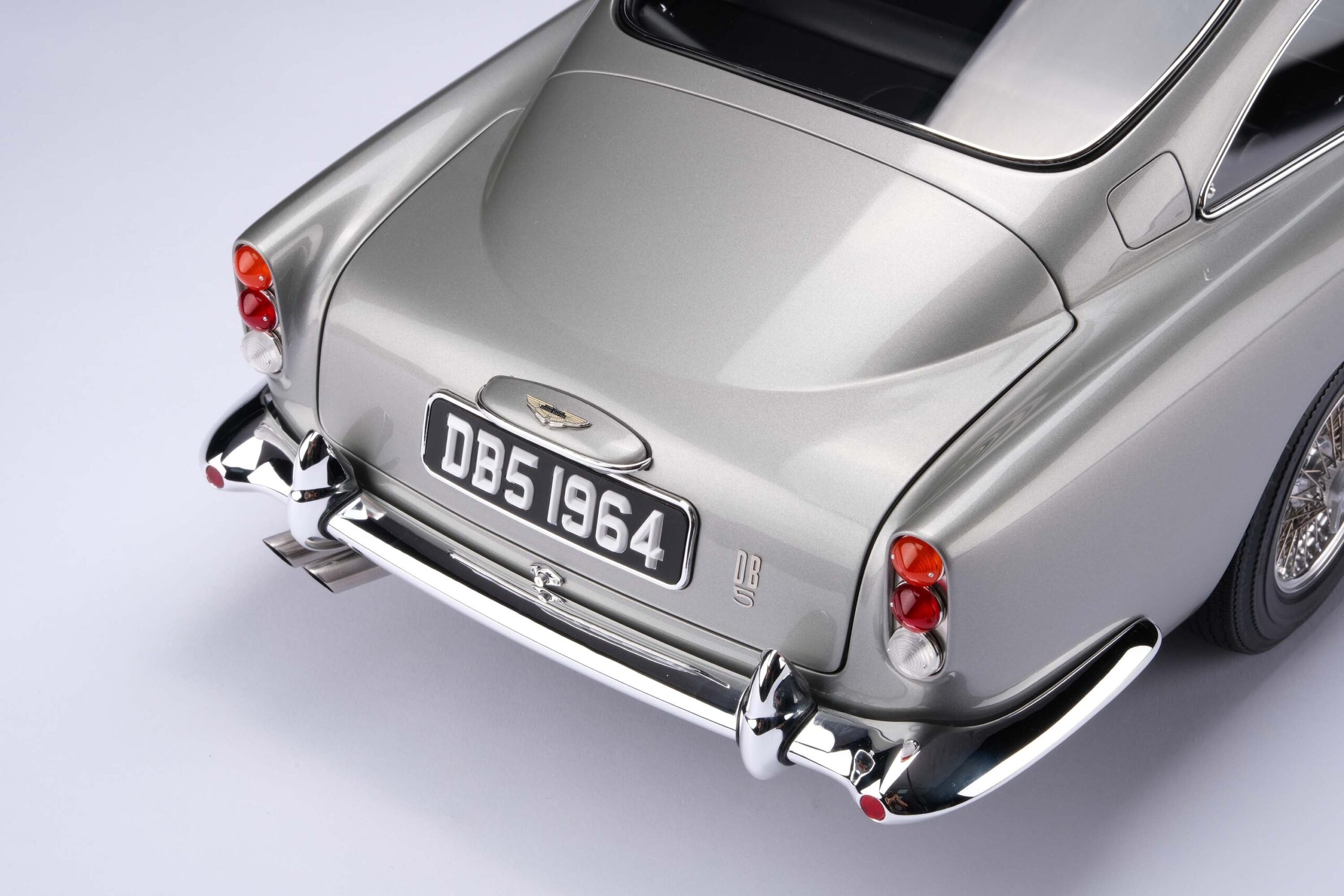 Amalgam Aston Martin DB5 Vantage (1964) - Silber | 1:8 - 画像15