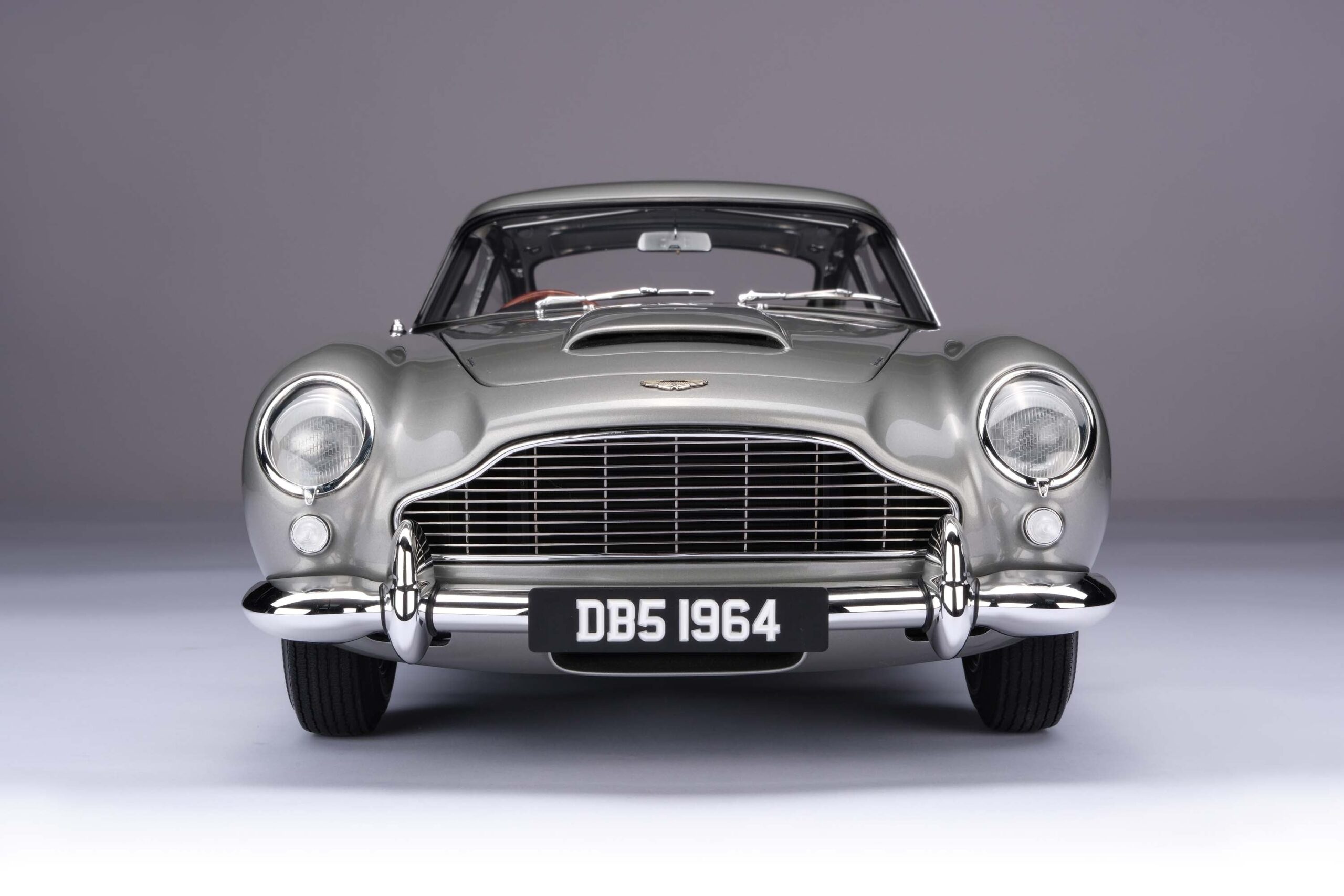 Amalgam Aston Martin DB5 Vantage (1964) - Silber | 1:8 - 画像6