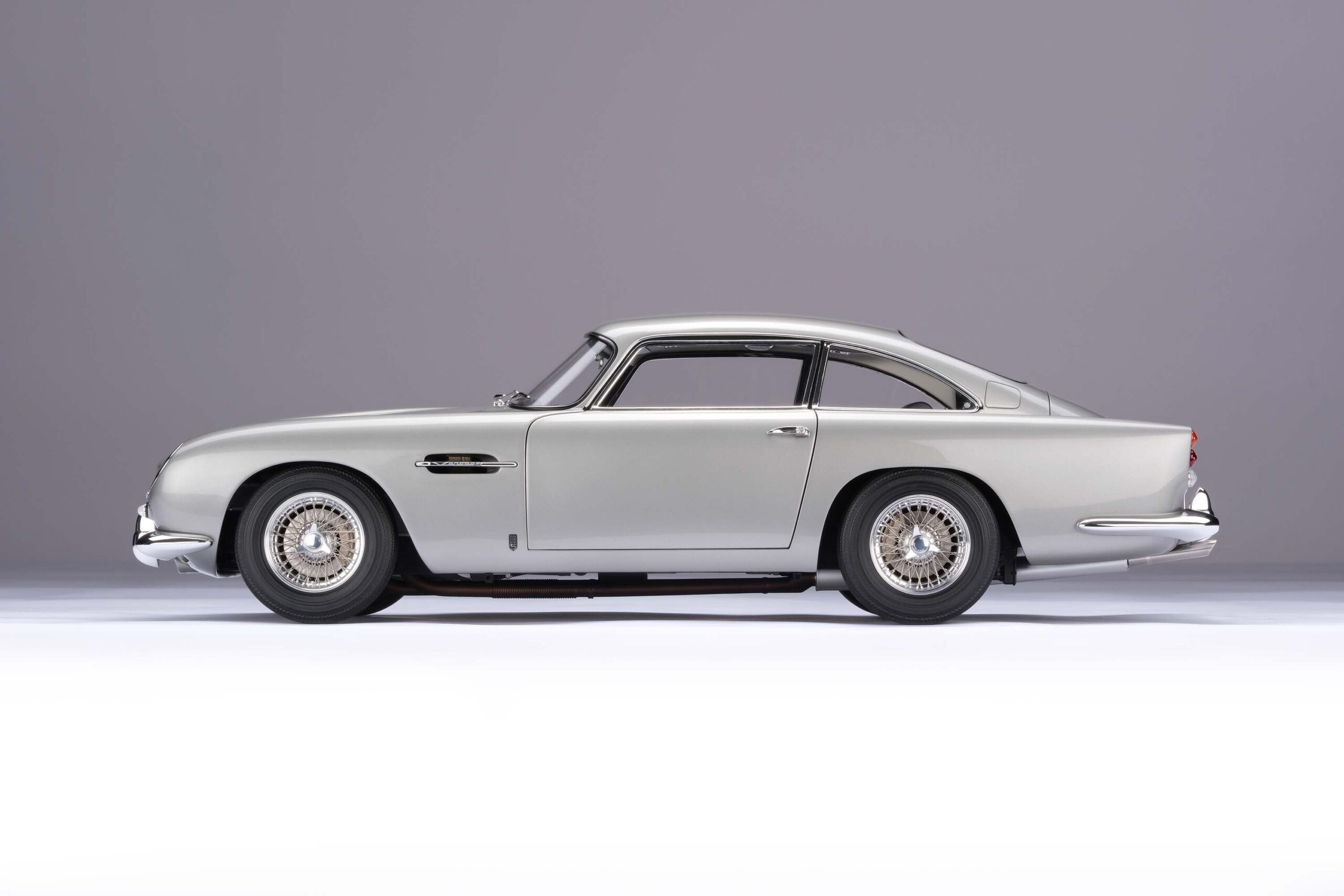 Amalgam Aston Martin DB5 Vantage (1964) - Silber | 1:8 - 画像11