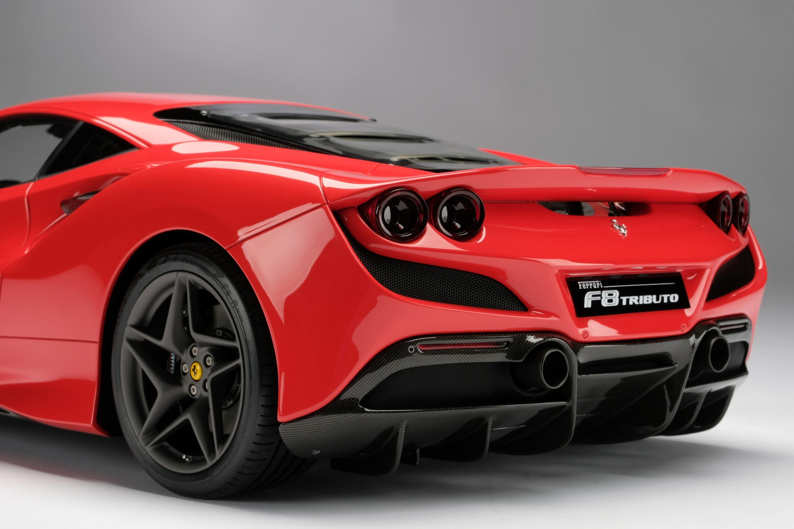 Amalgam Ferrari F8 Tributo (2019) | 1:8 – Bild 20