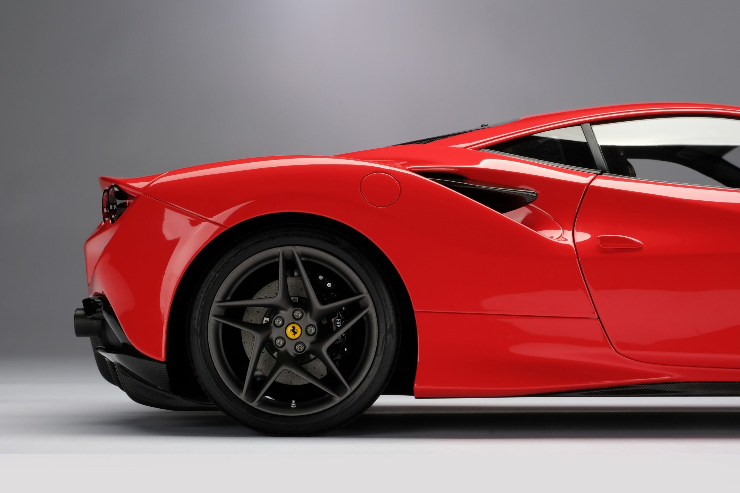 Amalgam Ferrari F8 Tributo (2019) | 1:8 – Bild 11