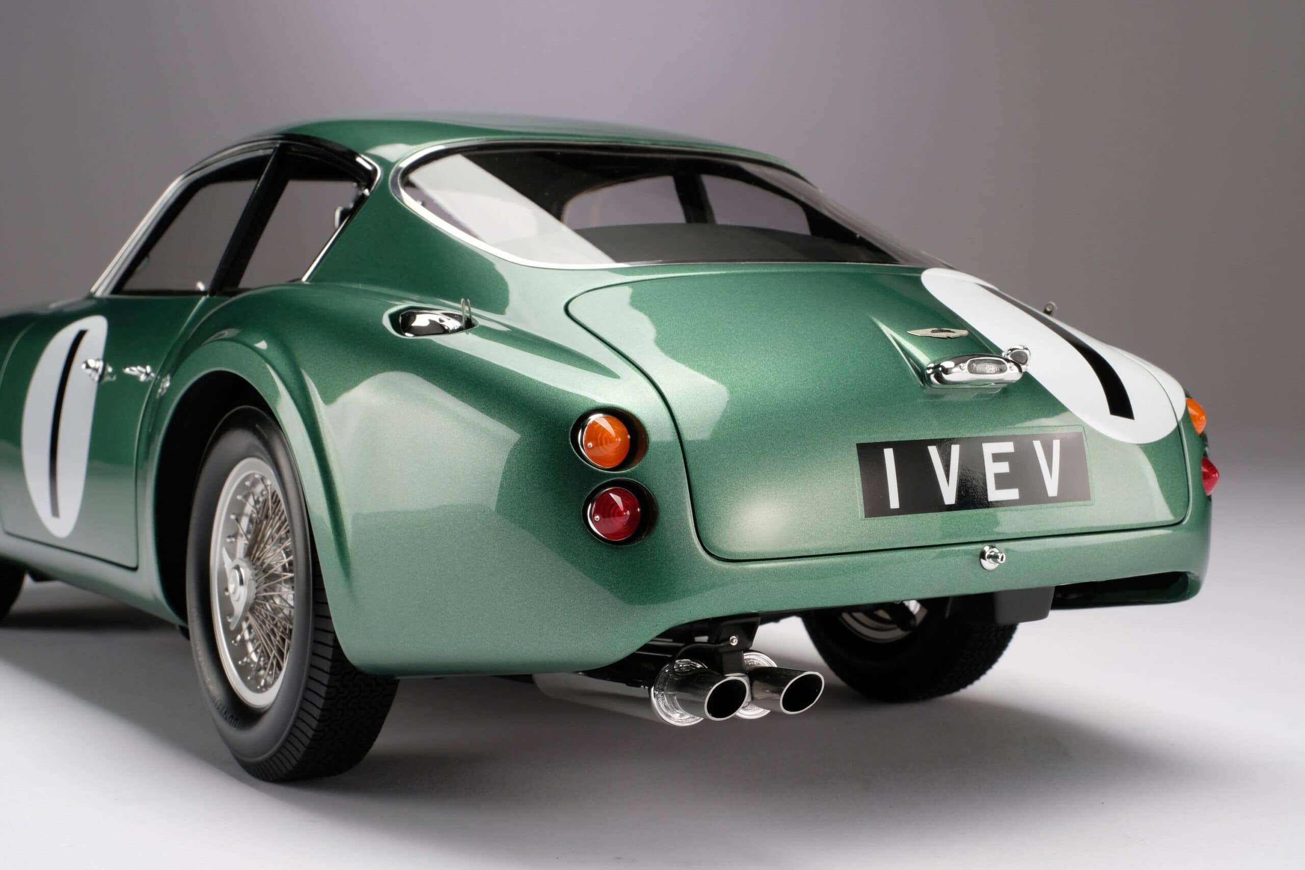 Amalgam Aston Martin DB4 GT Zagato 1961 Goodwood TT Salvadori - Grün | 1:8 - Image 26