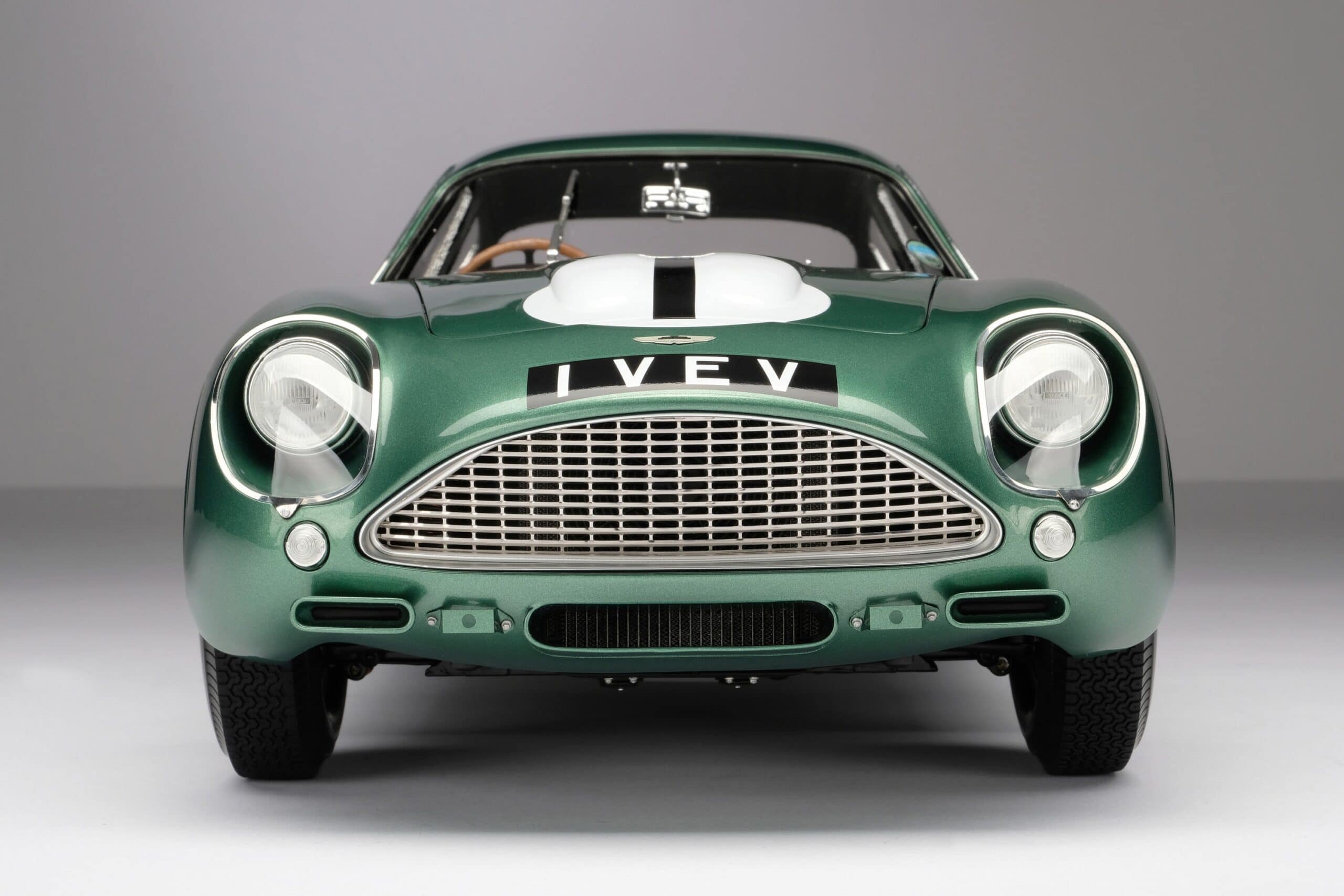Amalgam Aston Martin DB4 GT Zagato 1961 Goodwood TT Salvadori - Grün | 1:8 - Image 8