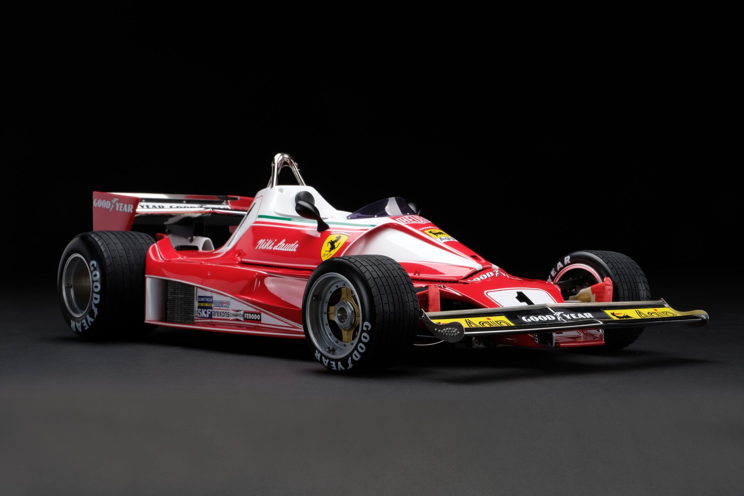 Amalgam Ferrari 312 T2 (1976) Niki Lauda - Rouge | 1:8
