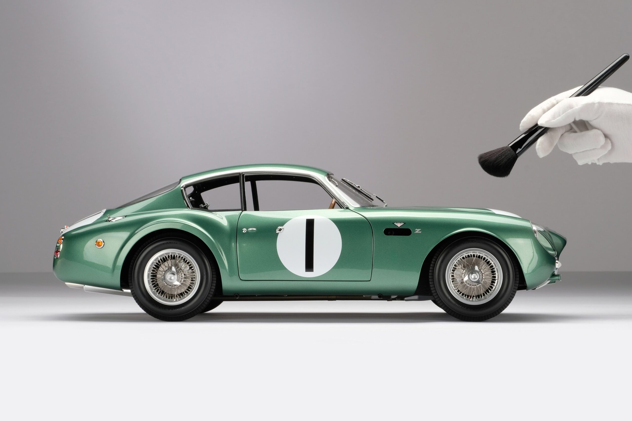 Amalgam Aston Martin DB4 GT Zagato 1961 Goodwood TT Salvadori - Grün | 1:8 - Image 4