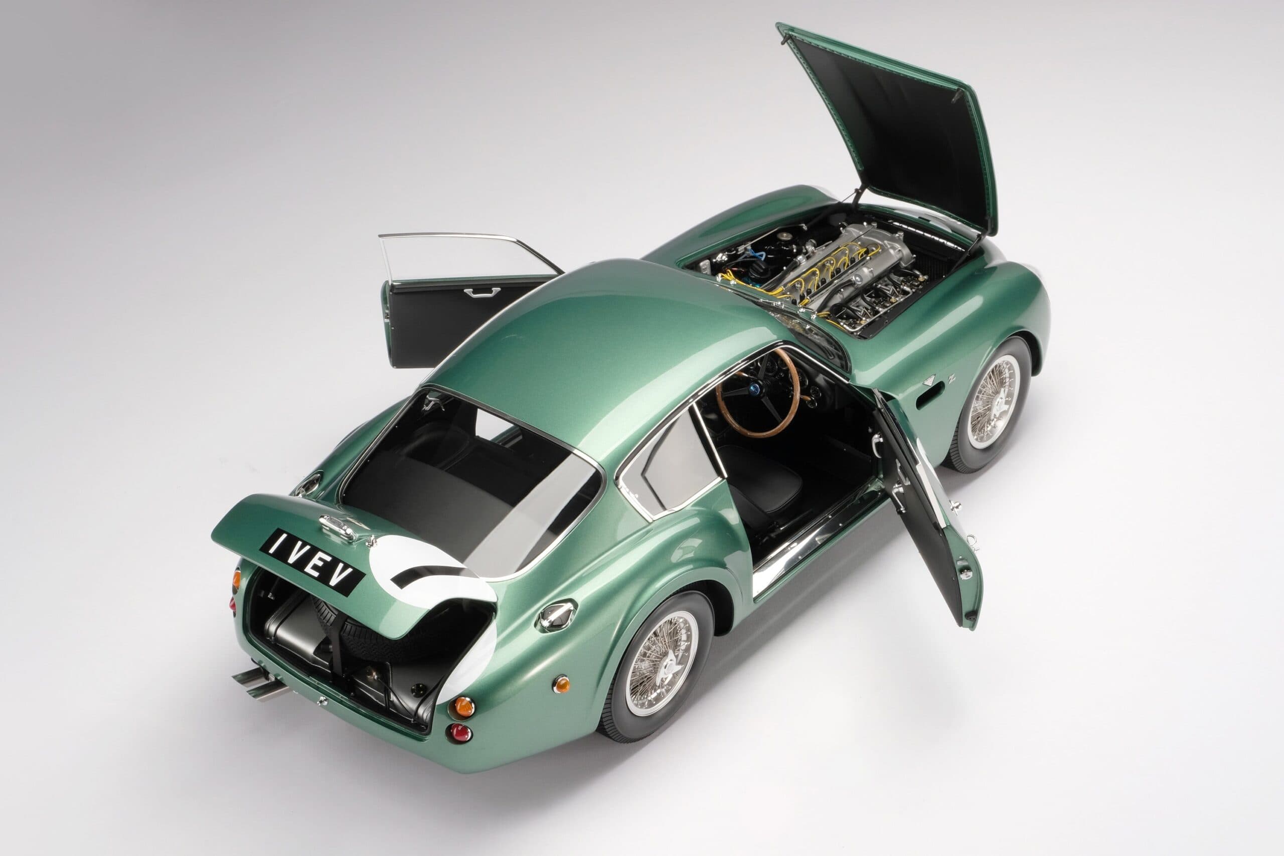 Amalgam Aston Martin DB4 GT Zagato 1961 Goodwood TT Salvadori - Grün | 1:8 - Image 16