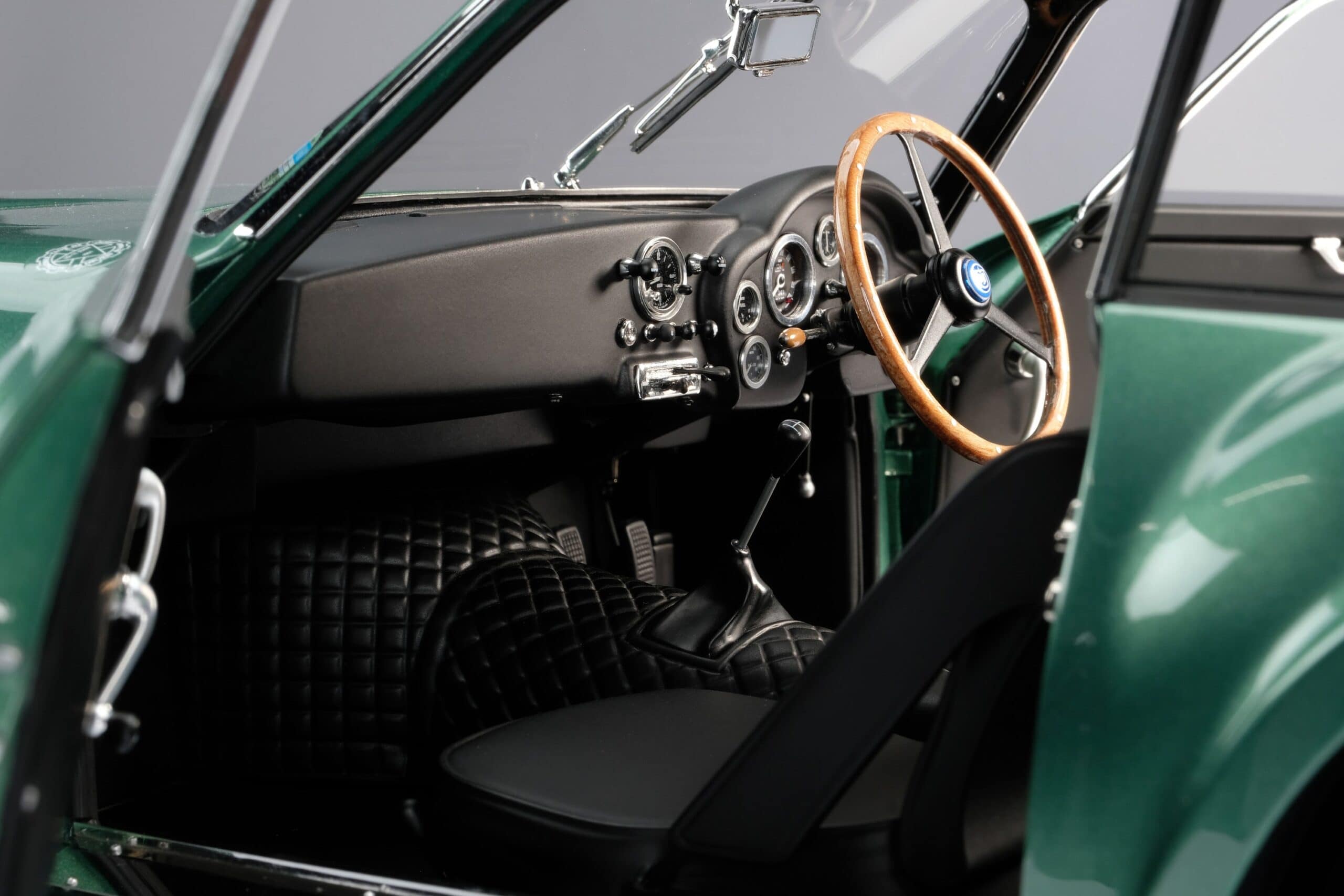 Amalgam Aston Martin DB4 GT Zagato 1961 Goodwood TT Salvadori - Grün | 1:8 - Image 15