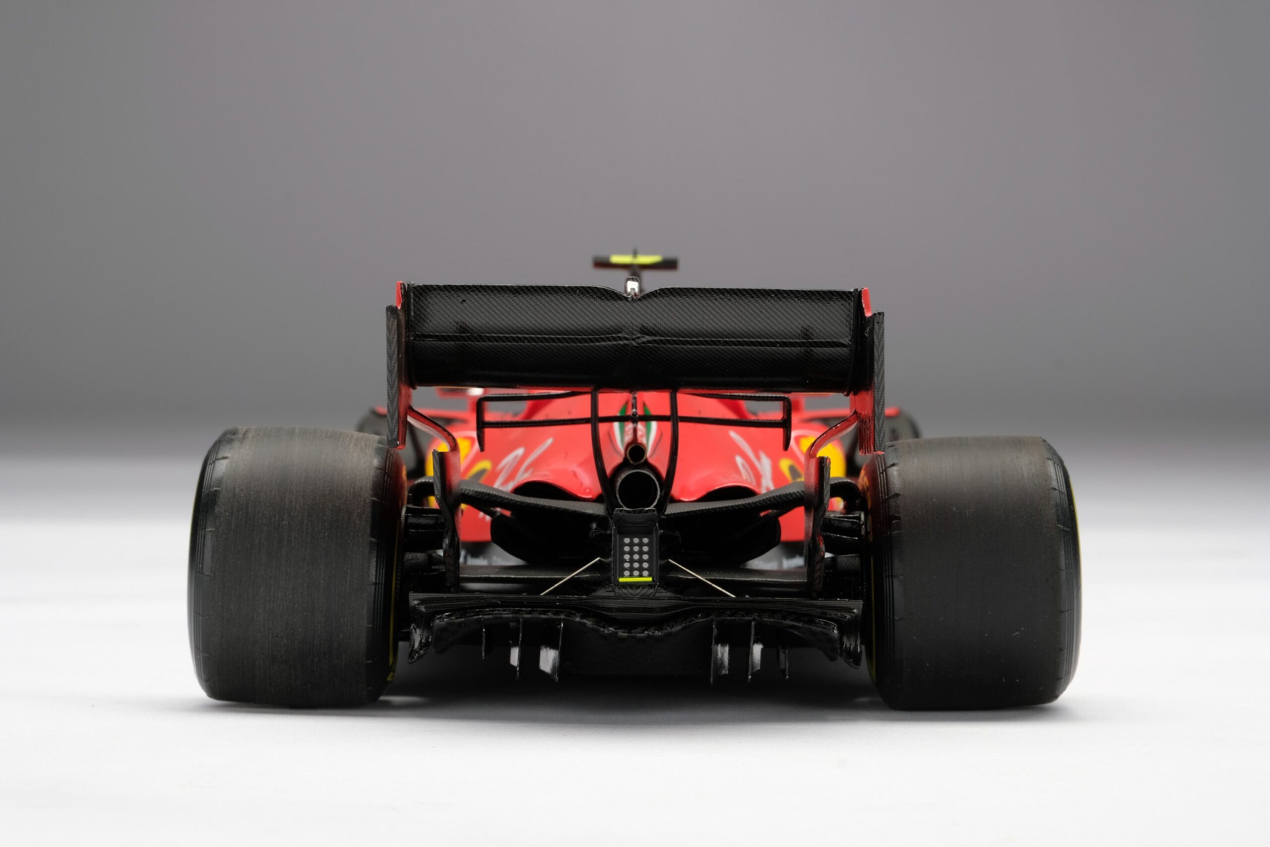 Amalgam Ferrari SF1000 2020 Formel 1 Saison - Rot | 1:18 - Image 6