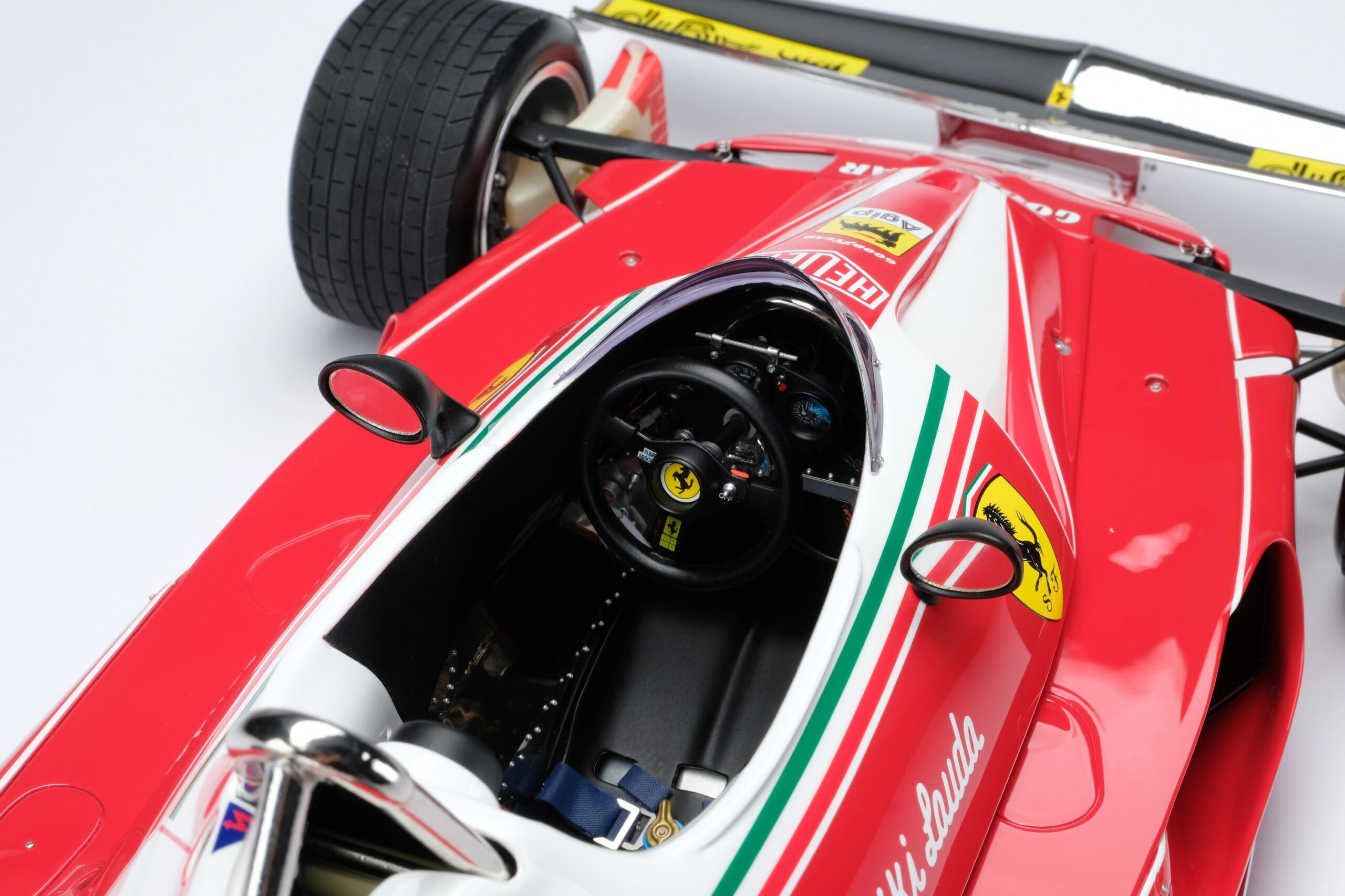 Amalgam Ferrari 312 T2 (1976) Niki Lauda - Rot | 1:8 - Image 12