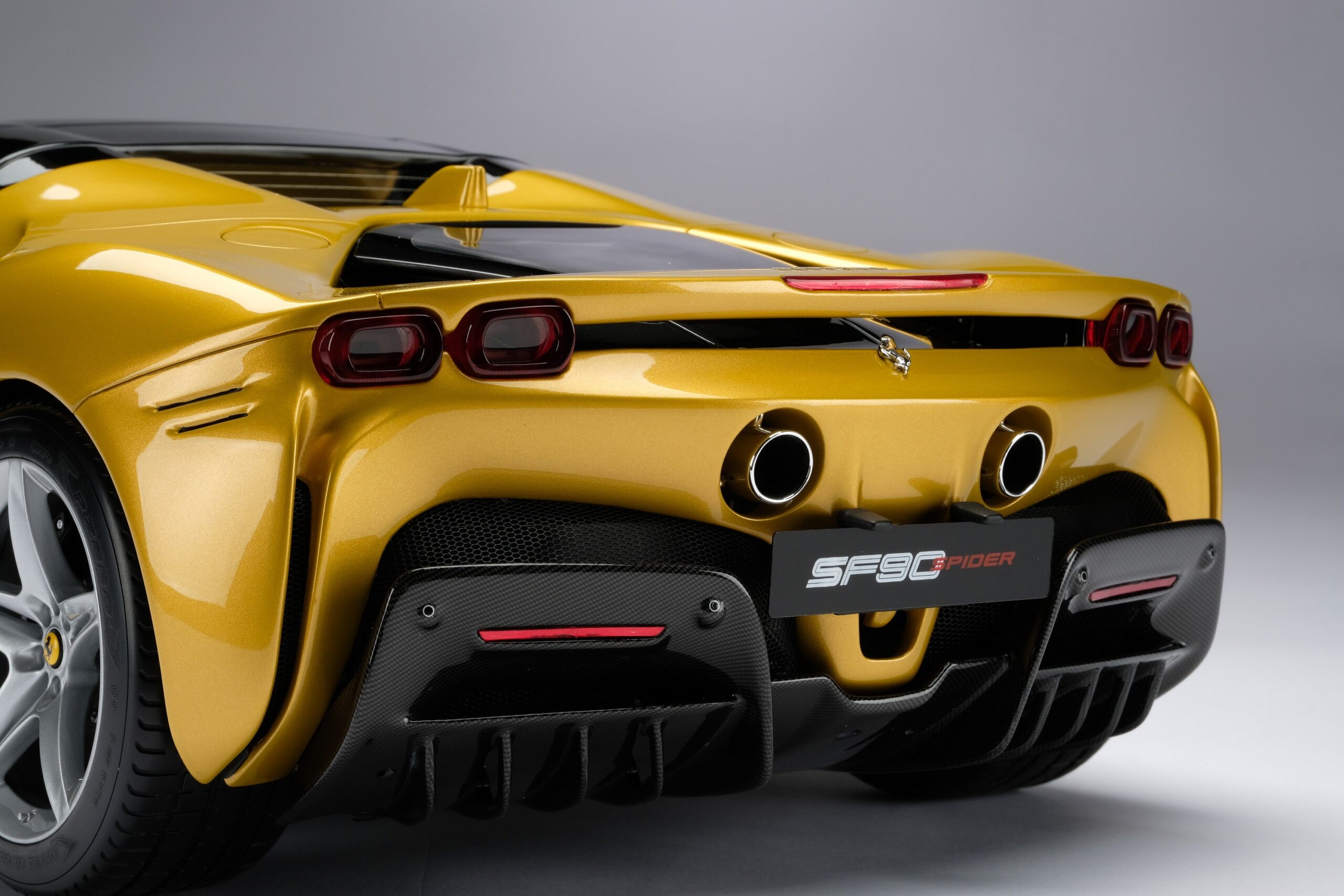 Amalgam Ferrari SF90 Spider (2020) | 1:8 - Image 12