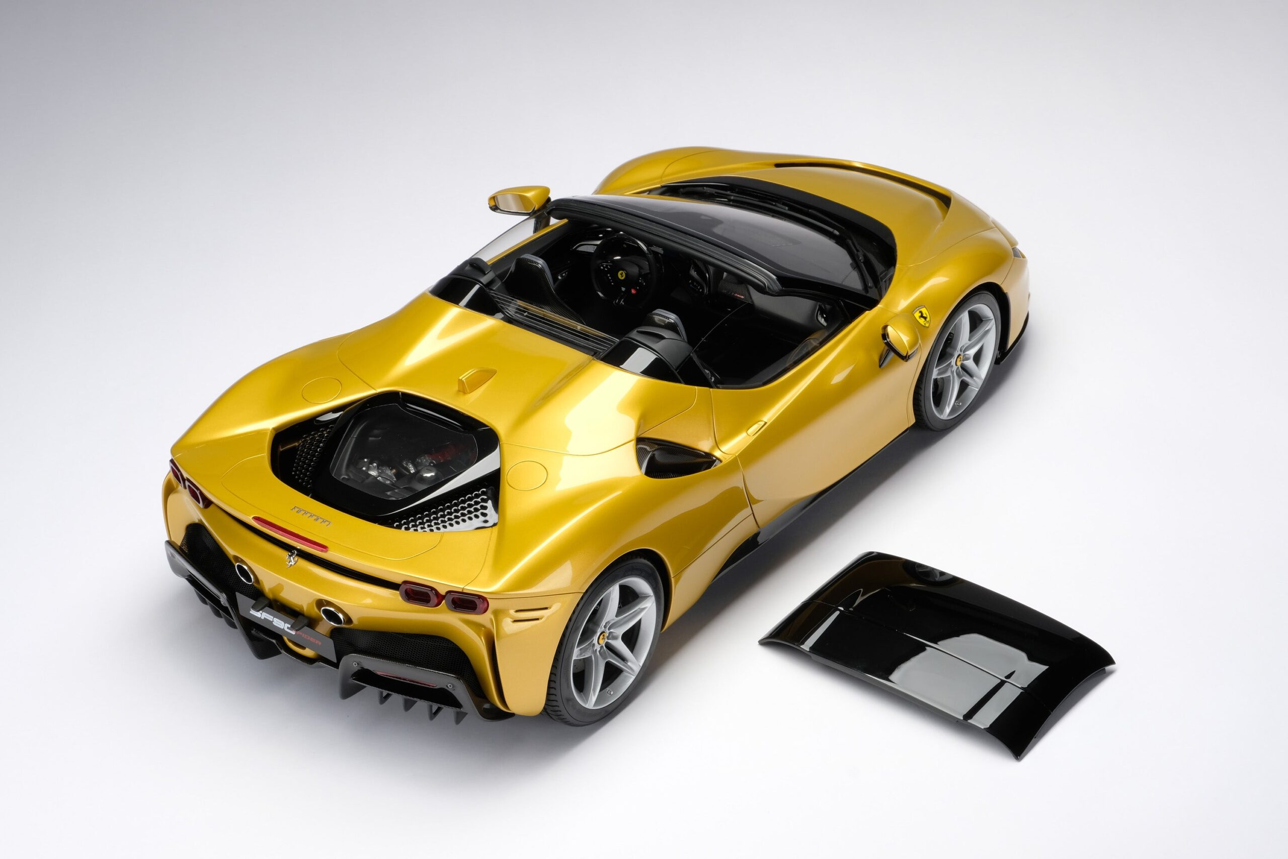 Amalgam Ferrari SF90 Spider (2020) | 1:8 - Image 8