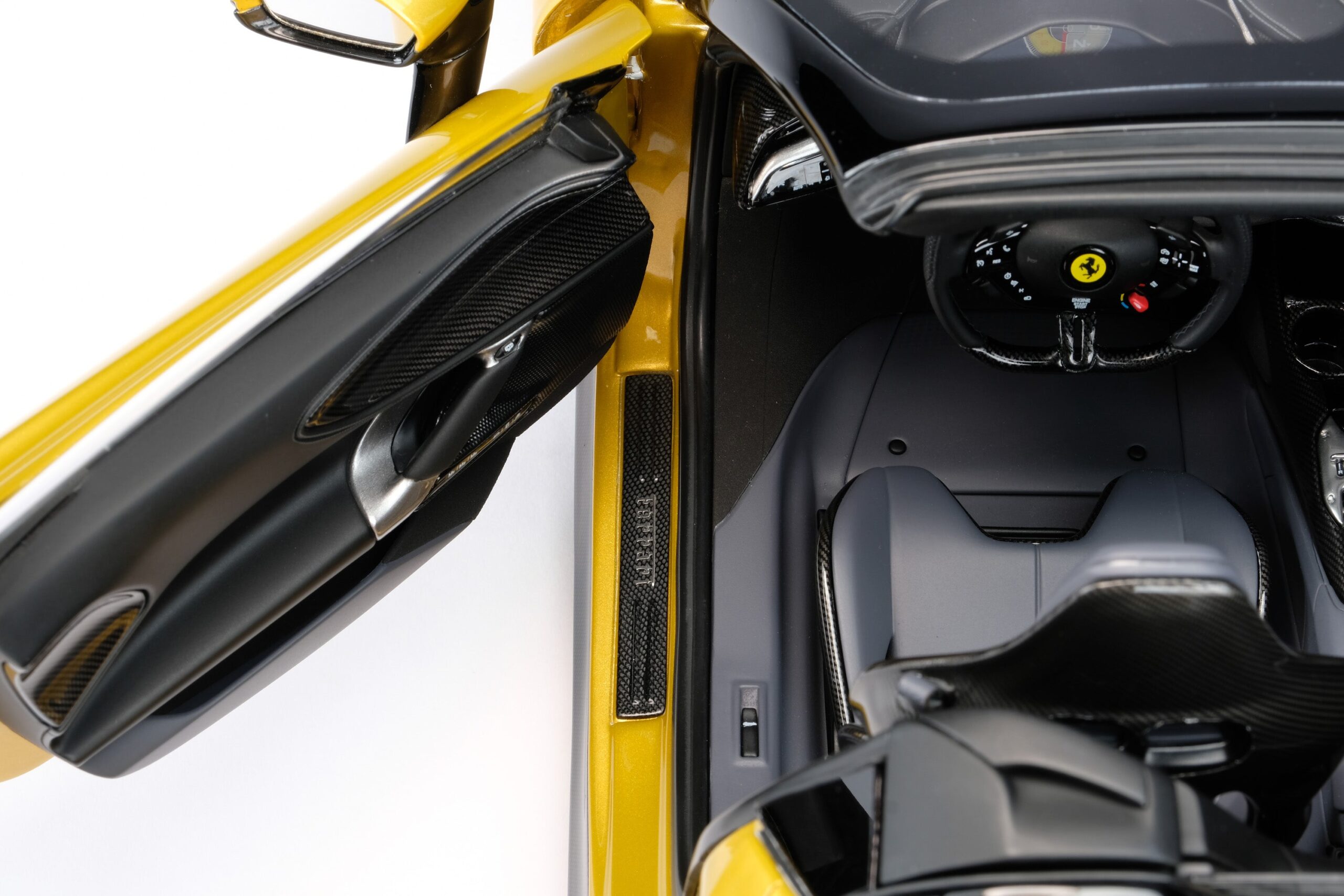 Amalgam Ferrari SF90 Spider (2020) | 1:8 - Image 15