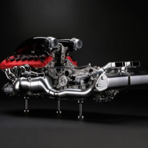 Motor y transmisión V12 F140HC del Ferrari Daytona SP3 de Amalgam | 1:4