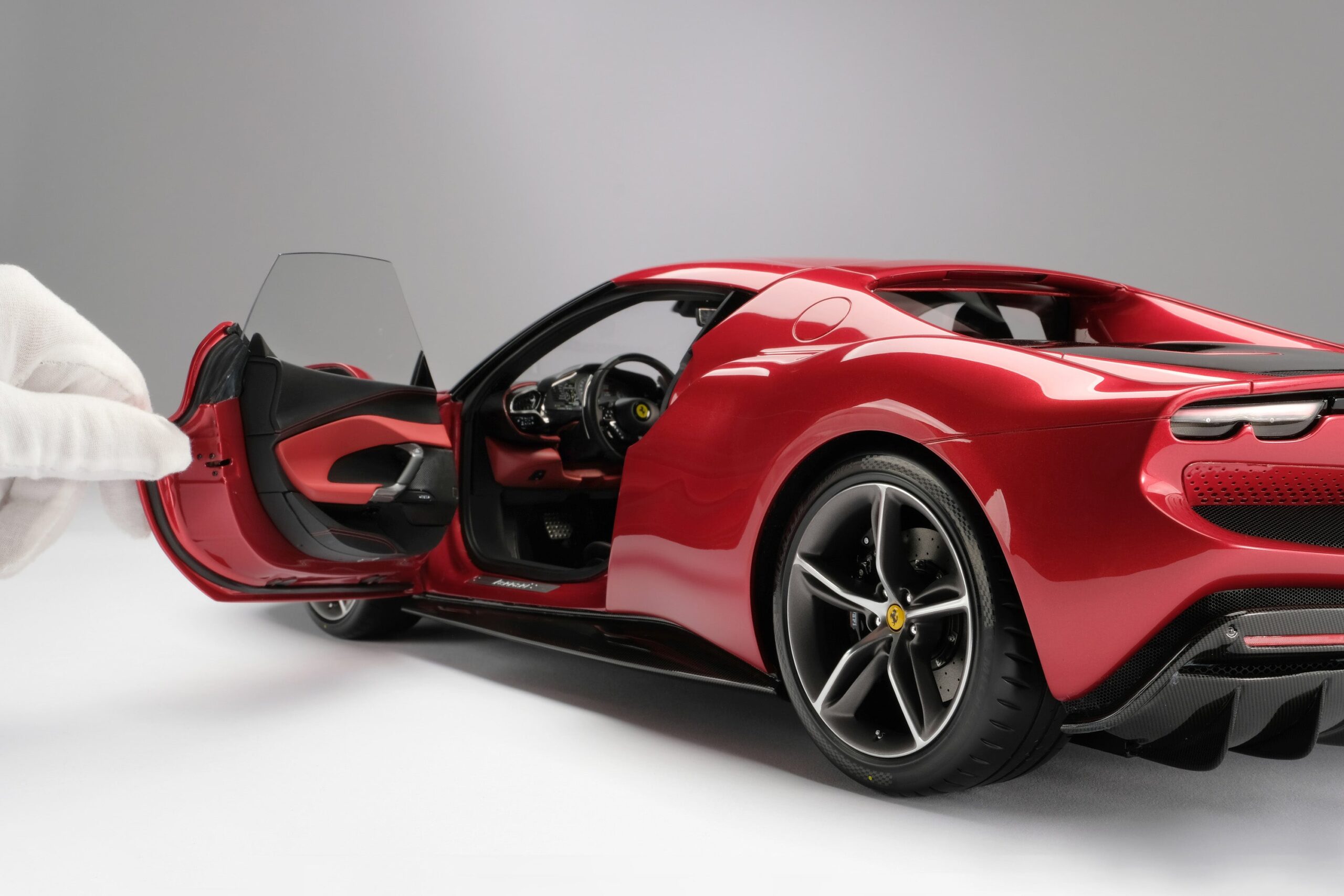 Amalgam Ferrari 296 GTB (2021) - Rot | 1:8 - 画像9