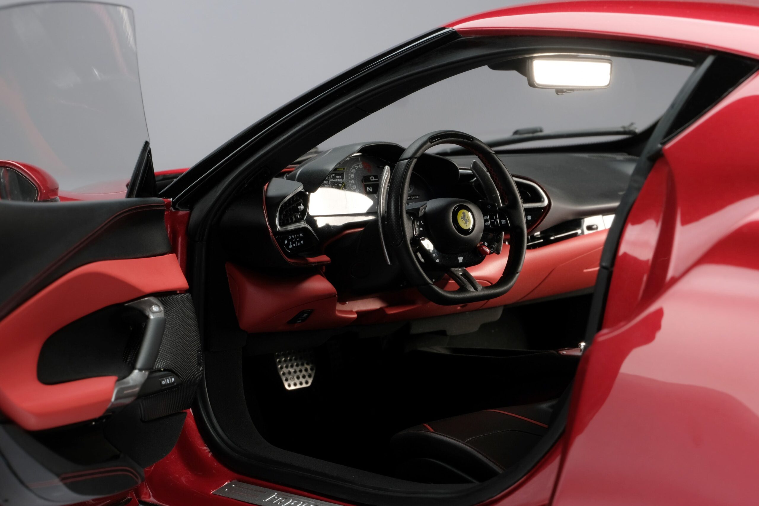 Amalgam Ferrari 296 GTB (2021) - Rot | 1:8 - 画像11