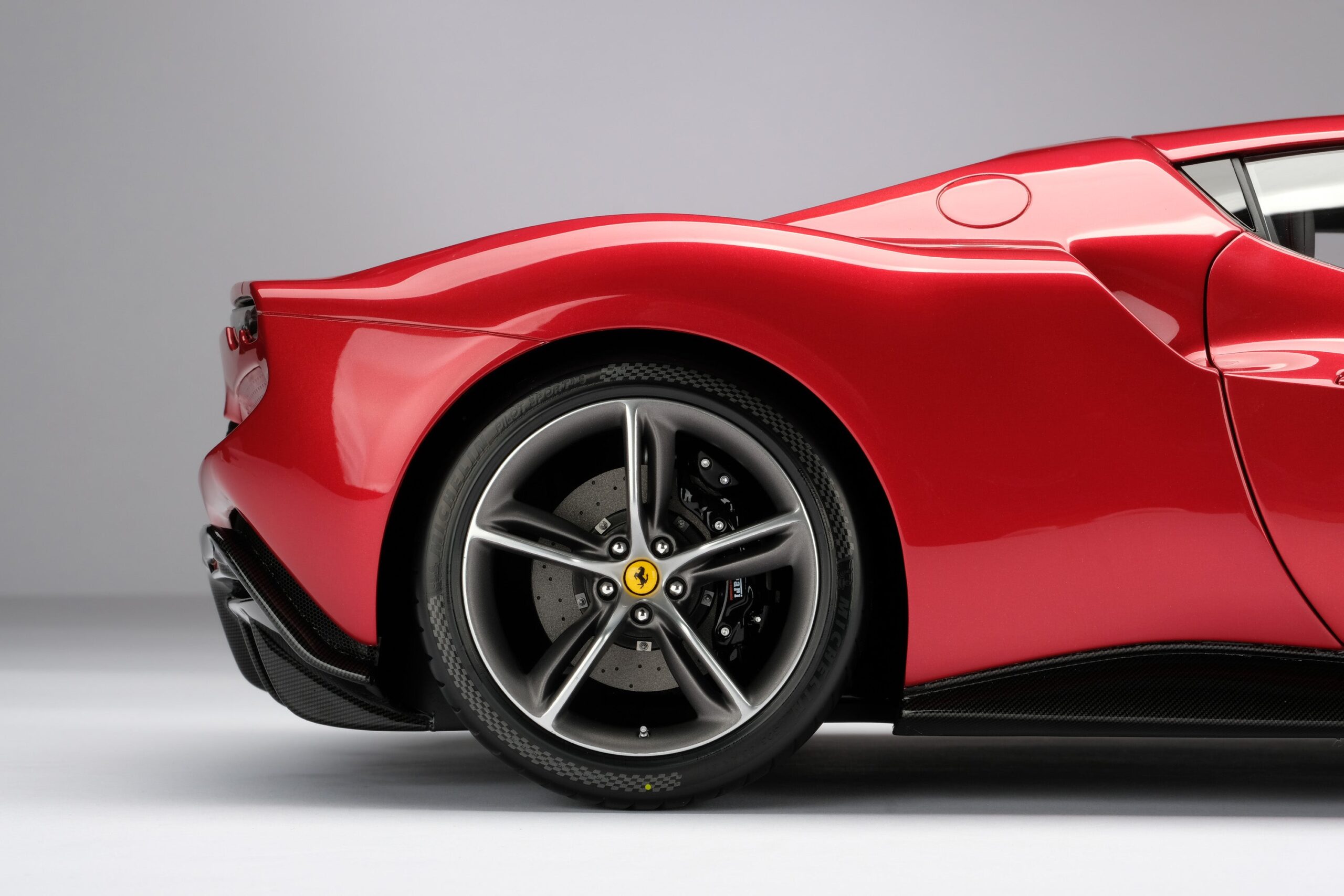 Amalgam Ferrari 296 GTB (2021) - Rot | 1:8 - 画像18