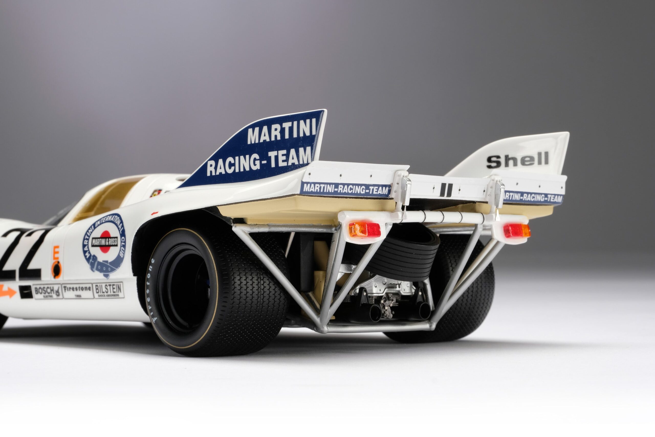 Amalgam Porsche 917 KH 1971 Le Mans Winner Martini Livery | 1:18 - Imagen 10