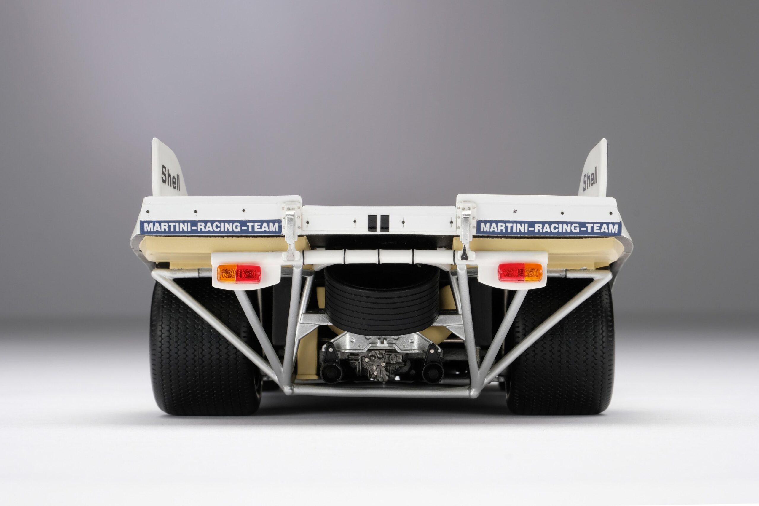 Amalgam Porsche 917 KH 1971 Le Mans Winner Martini Livery | 1:18 - Imagen 7