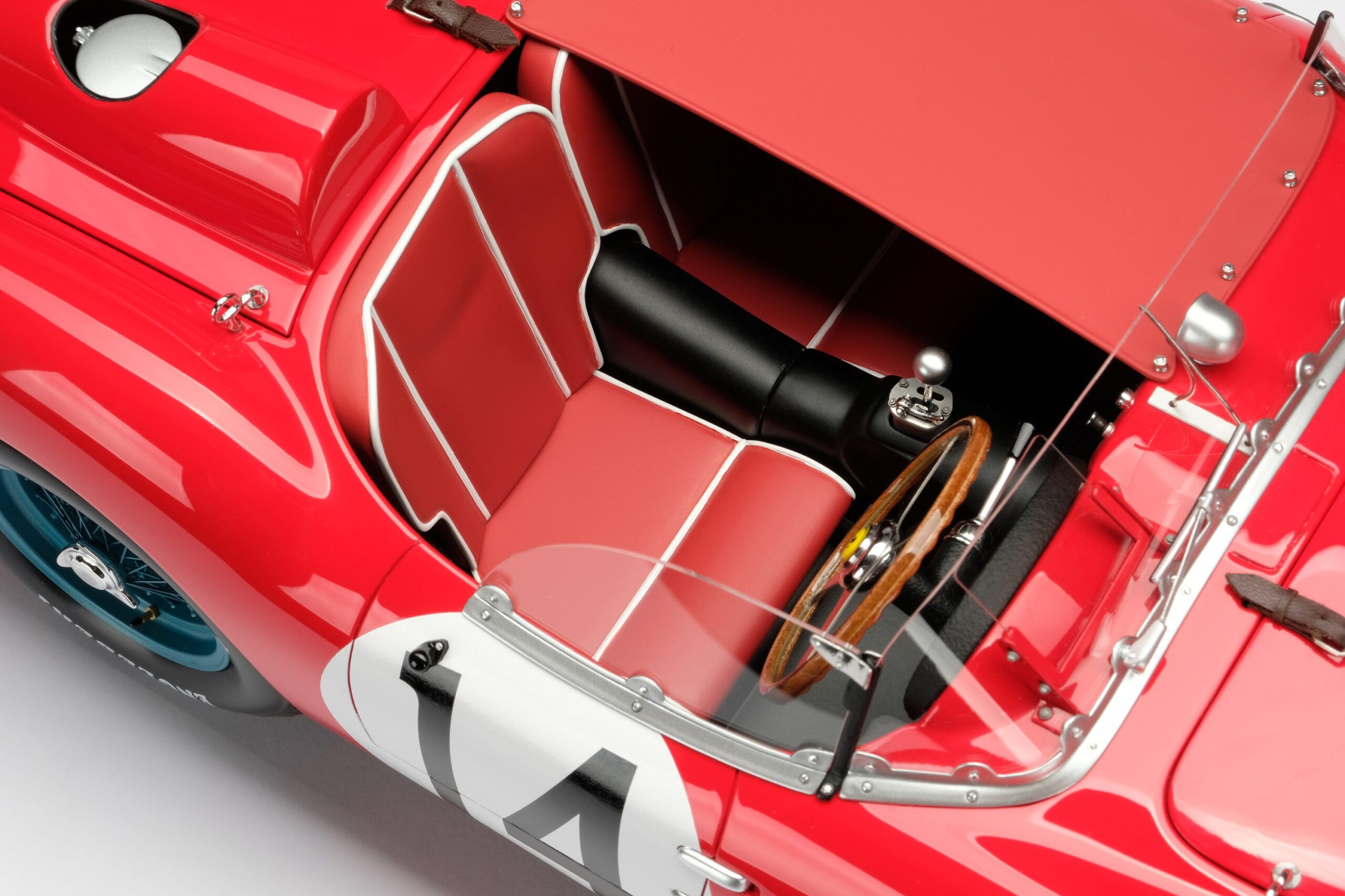Amalgam Ferrari 250 TR 1958 Sebring 12 Hours Winner | 1:8 - Image 11