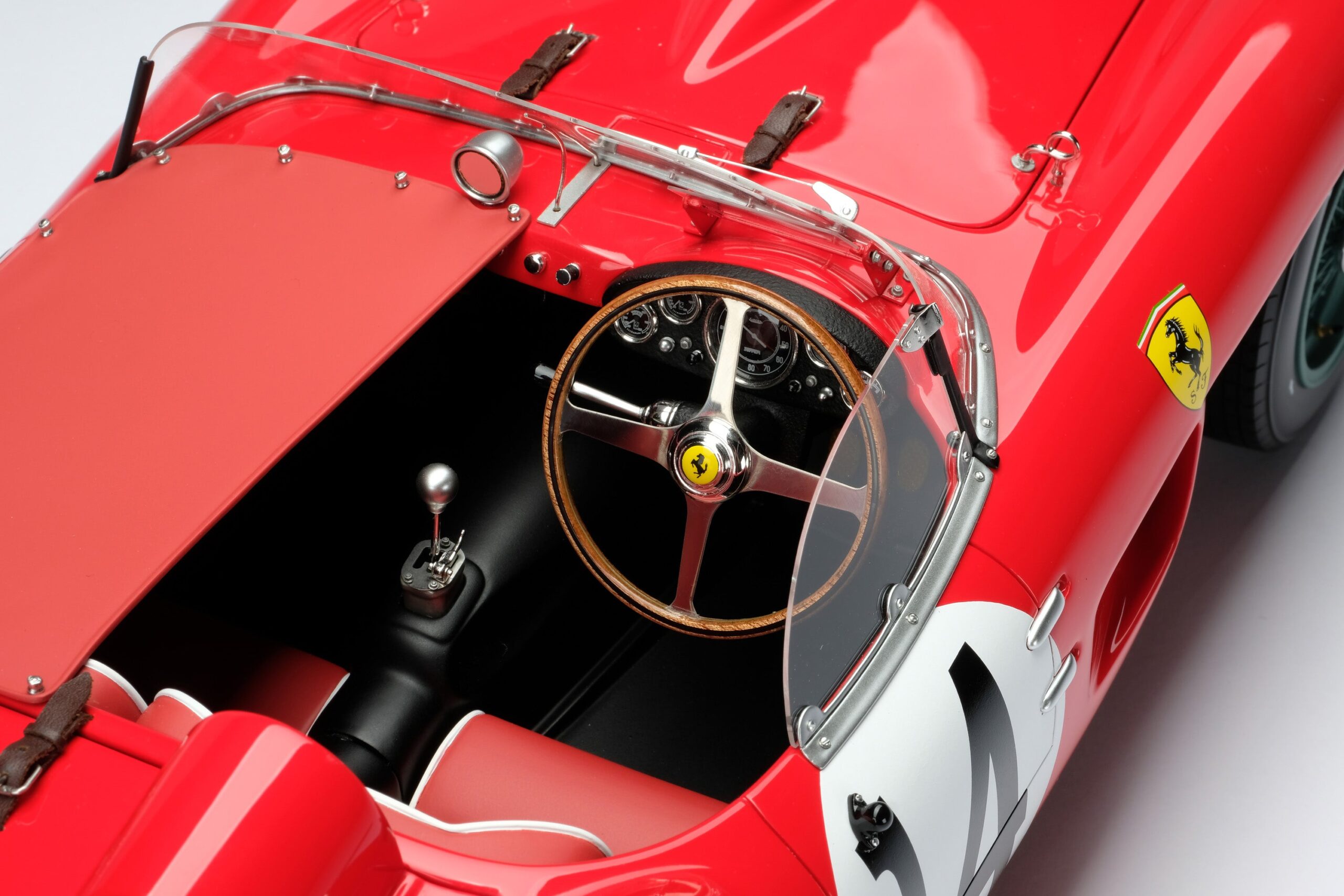 Amalgam Ferrari 250 TR 1958 Sebring 12 Hours Winner | 1:8 - Image 23