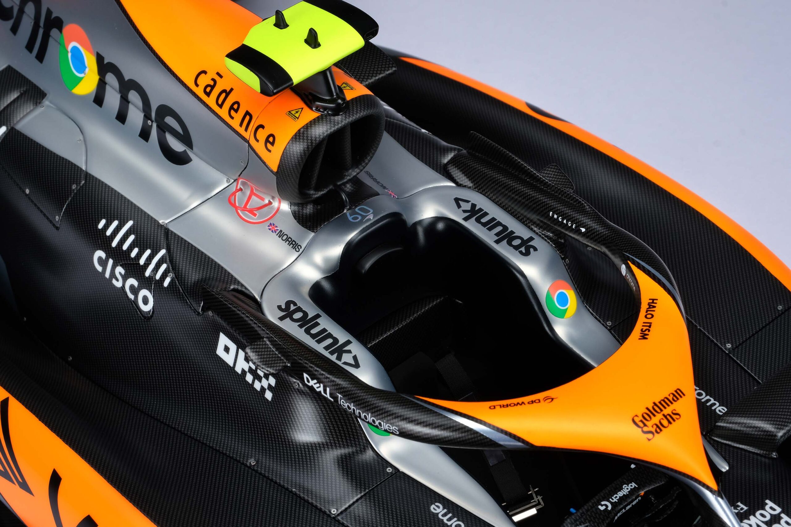 Amalgam McLaren MCL60 2023 United Kingdom Grand Prix - Chrom | 1:8 - Image 14