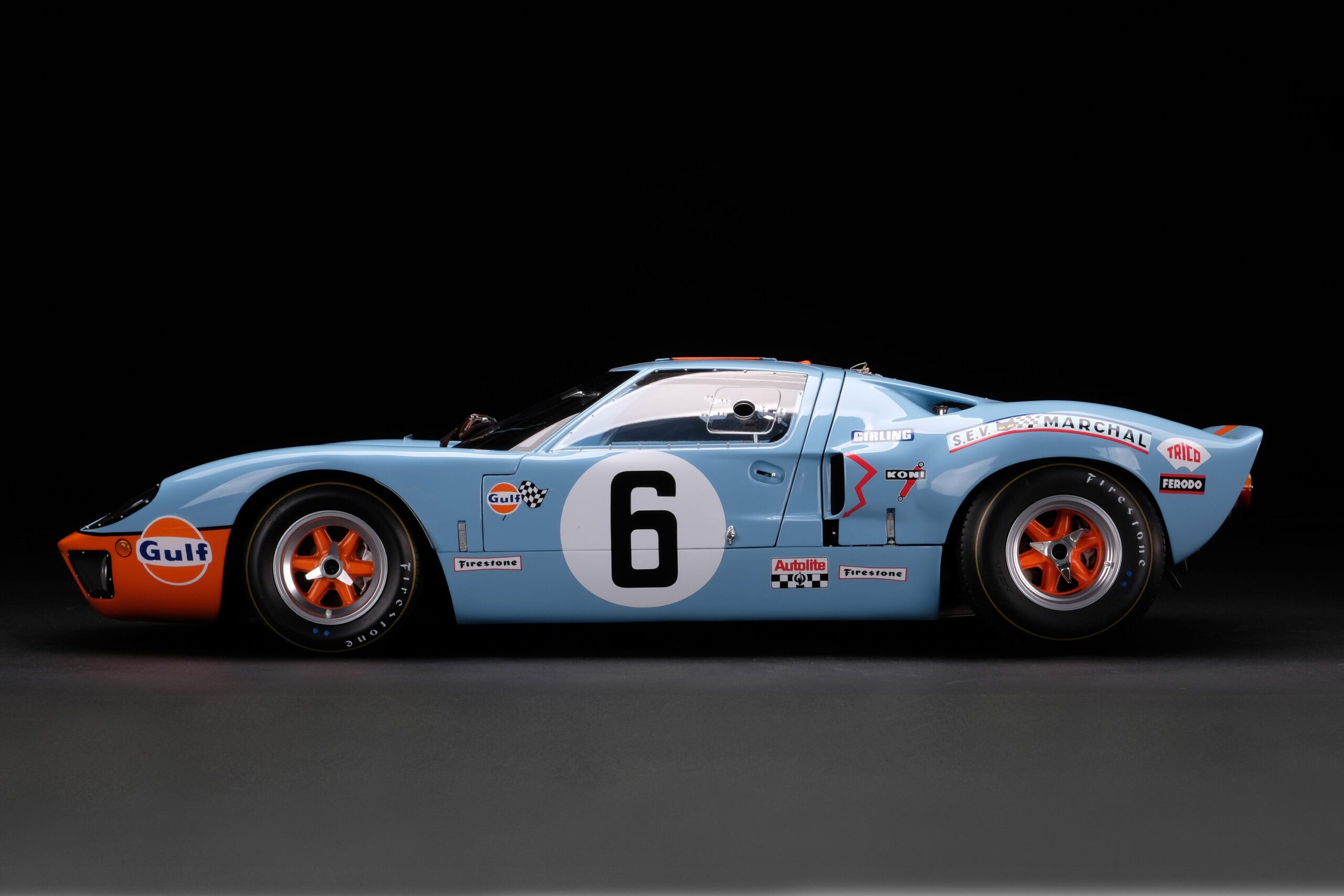 Amalgam Ford GT40 1969 Le Mans Winner | 1:8 - Image 21