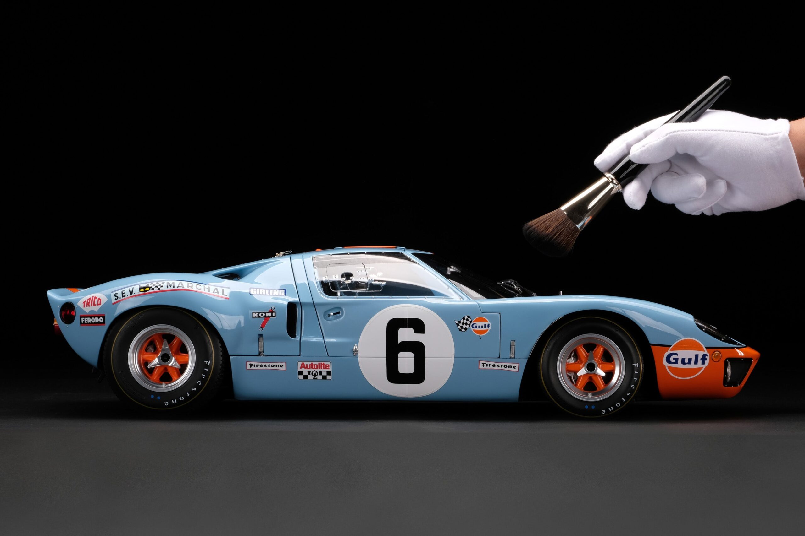 Amalgam Ford GT40 1969 Le Mans Winner | 1:8 - Image 3