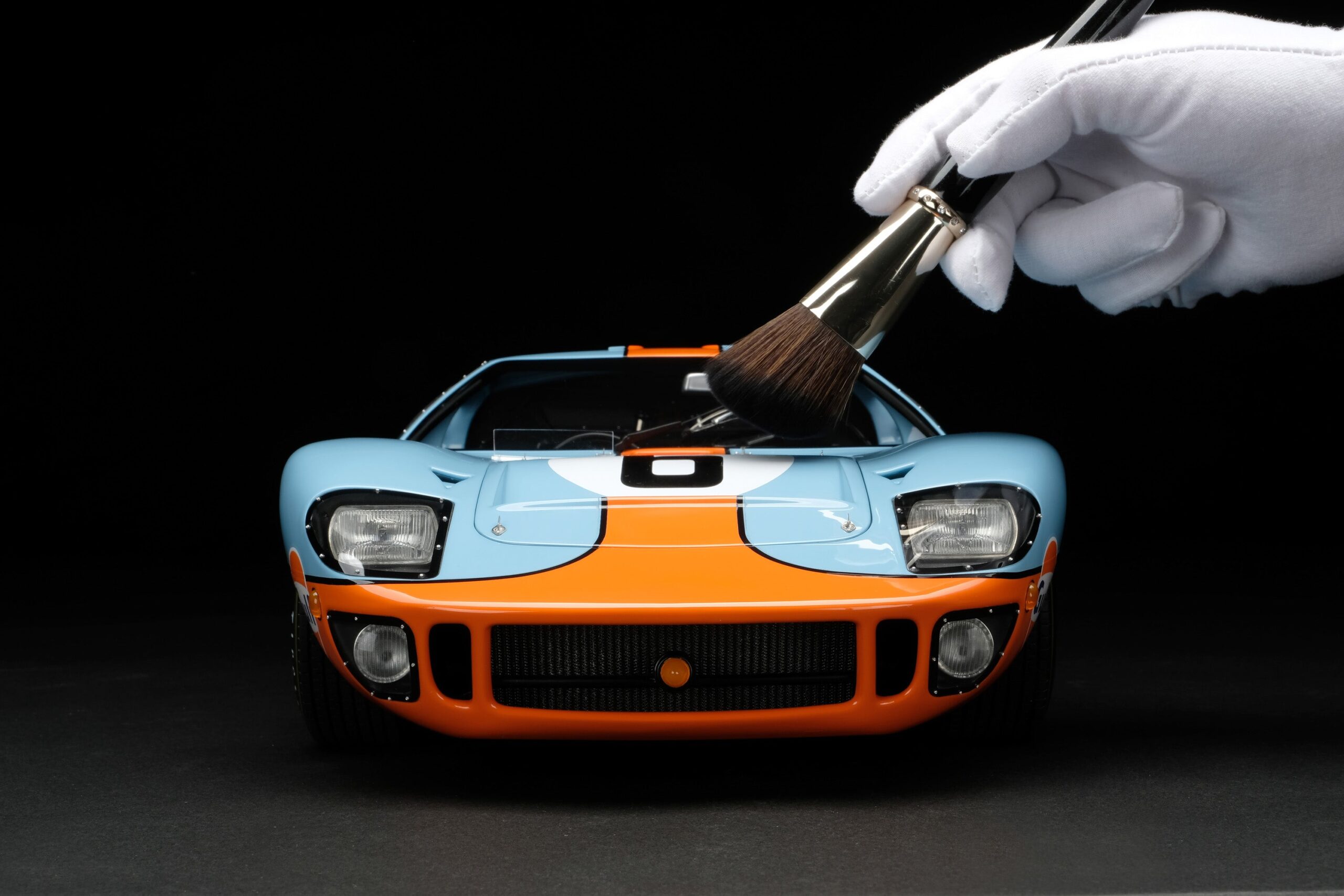 Amalgam Ford GT40 1969 Le Mans Winner | 1:8 - Image 4