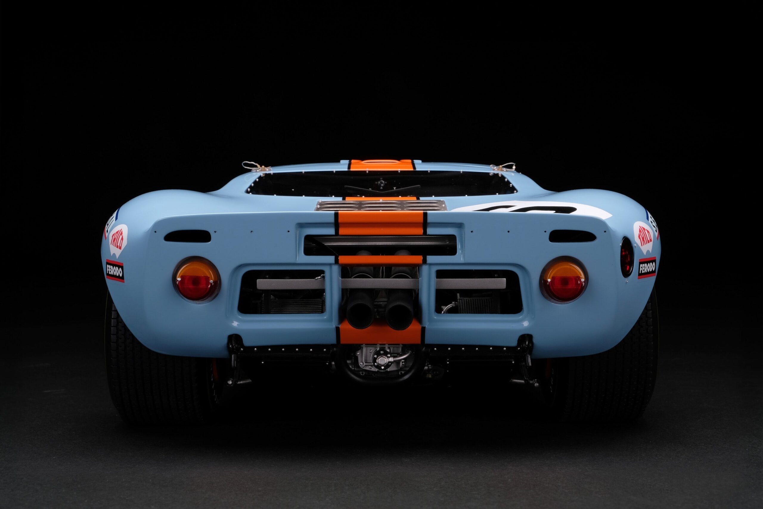 Amalgam Ford GT40 1969 Le Mans Winner | 1:8 - Image 22
